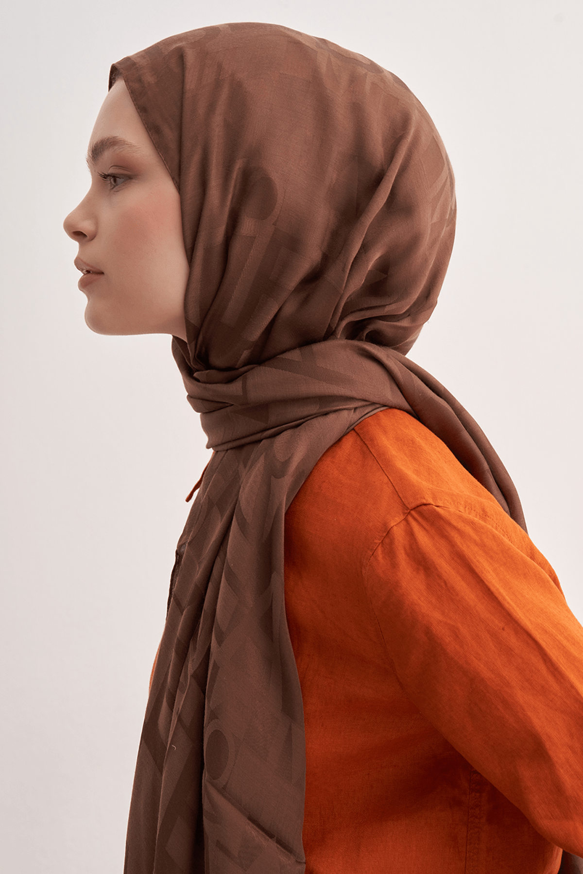 script-pattern-jacquard-italian-silk-scarf-dusty-brown-750_66e28156-2643-4656-8089-74bd93038c26.png