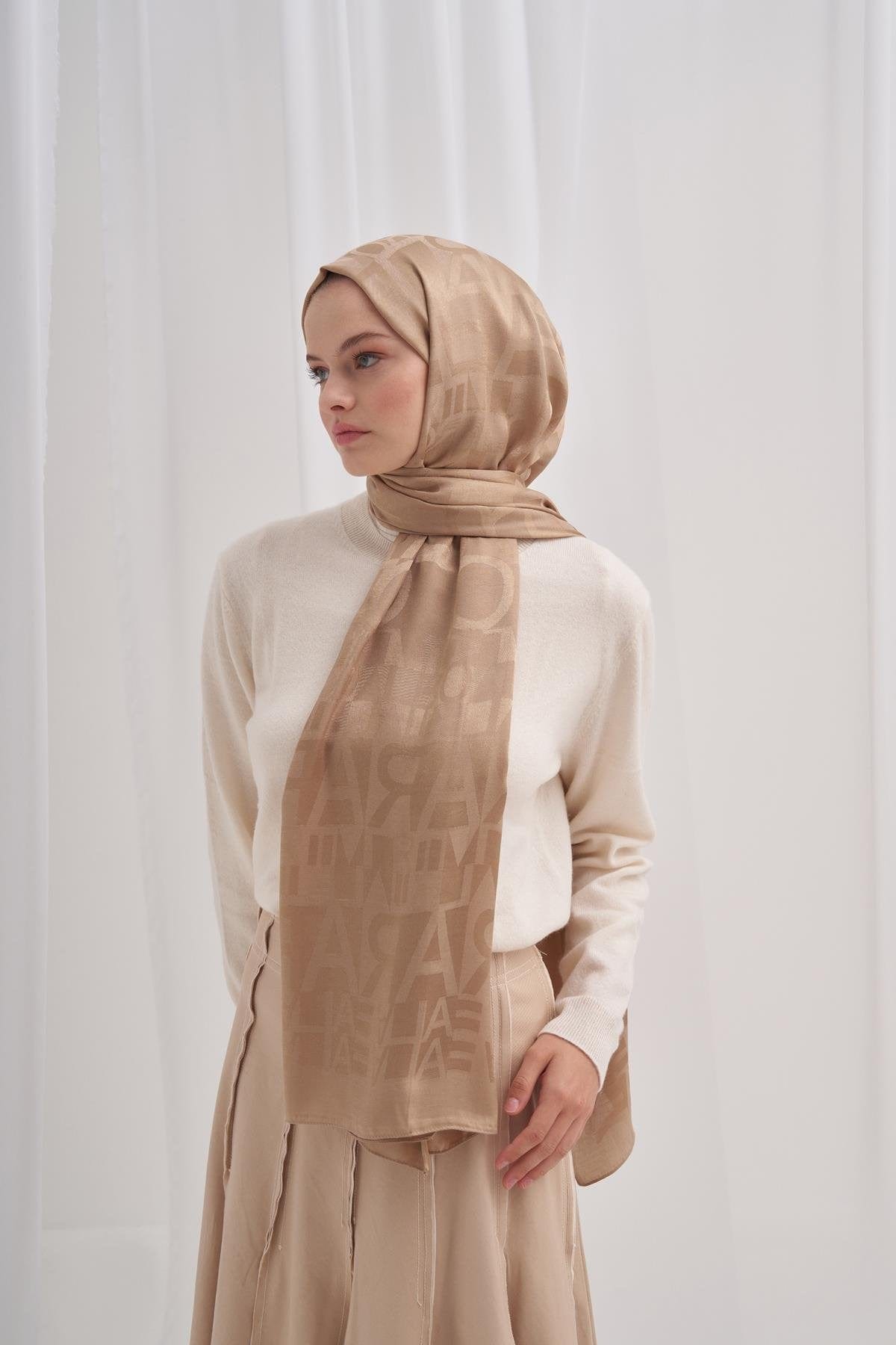 script-pattern-jacquard-italian-silk-scarf-gold-758_d4fababa-89e9-4064-a053-33b5fdb84ad1.jpg
