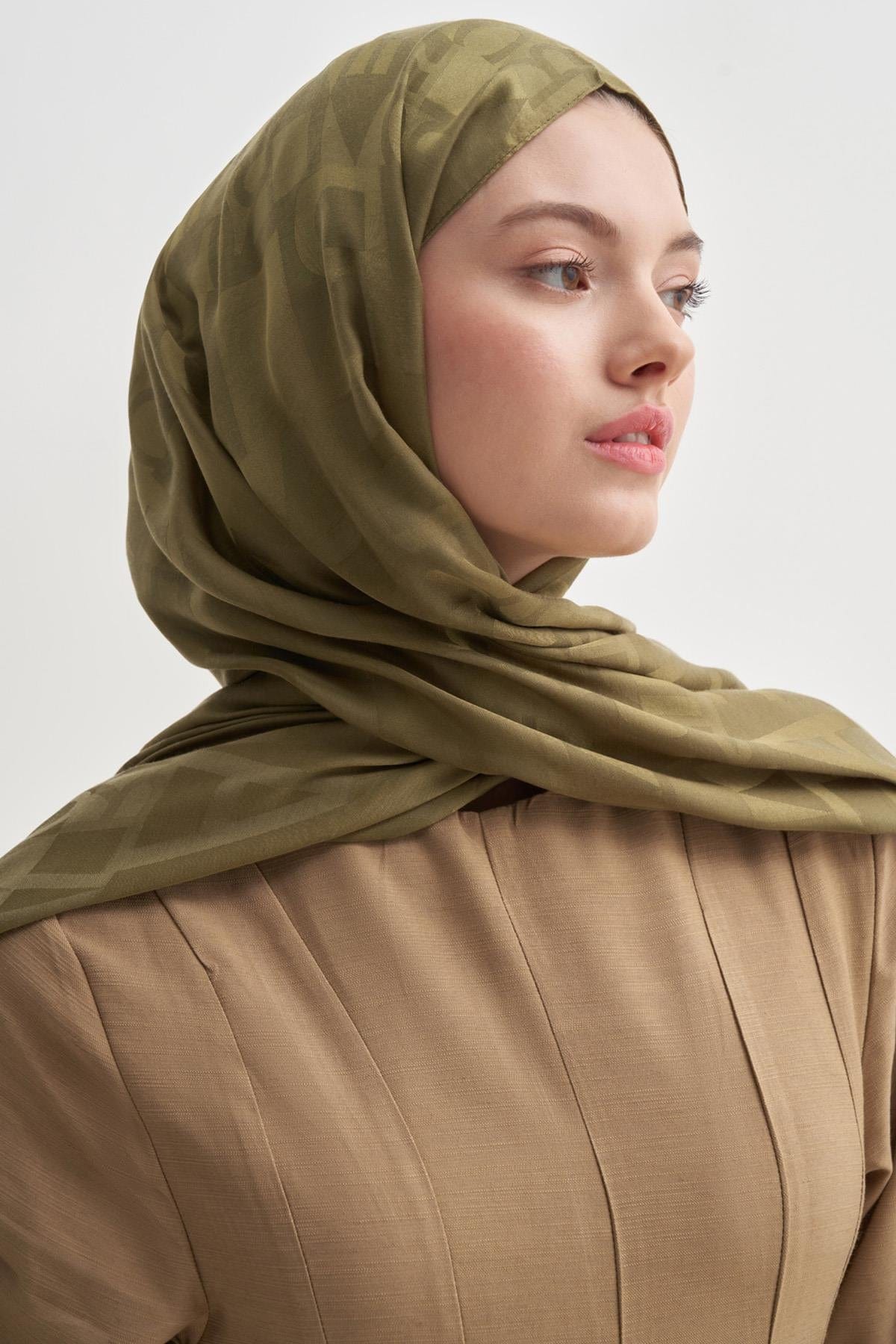 script-pattern-jacquard-italian-silk-scarf-olive-green-725.jpg