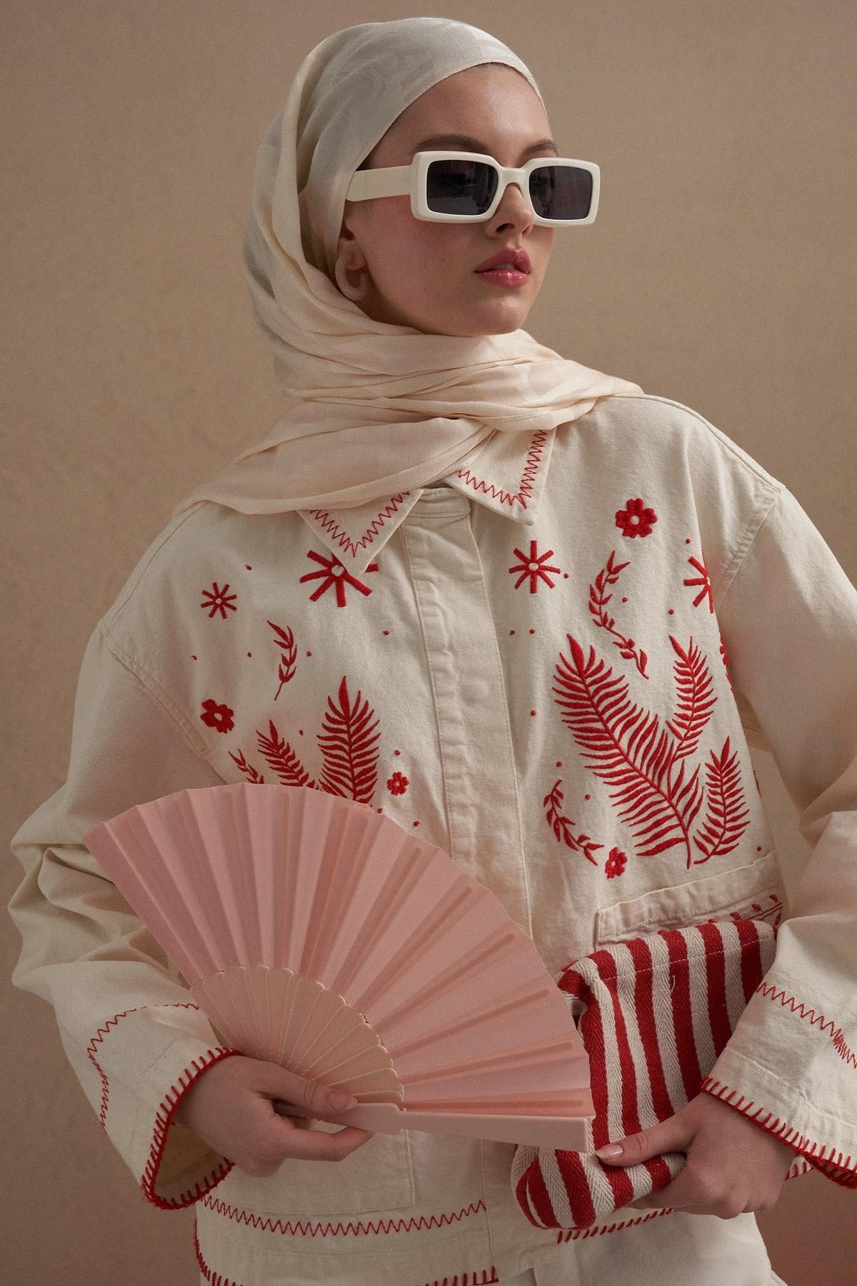 script-pattern-jacquard-italian-silk-scarf-pearl-733.jpg