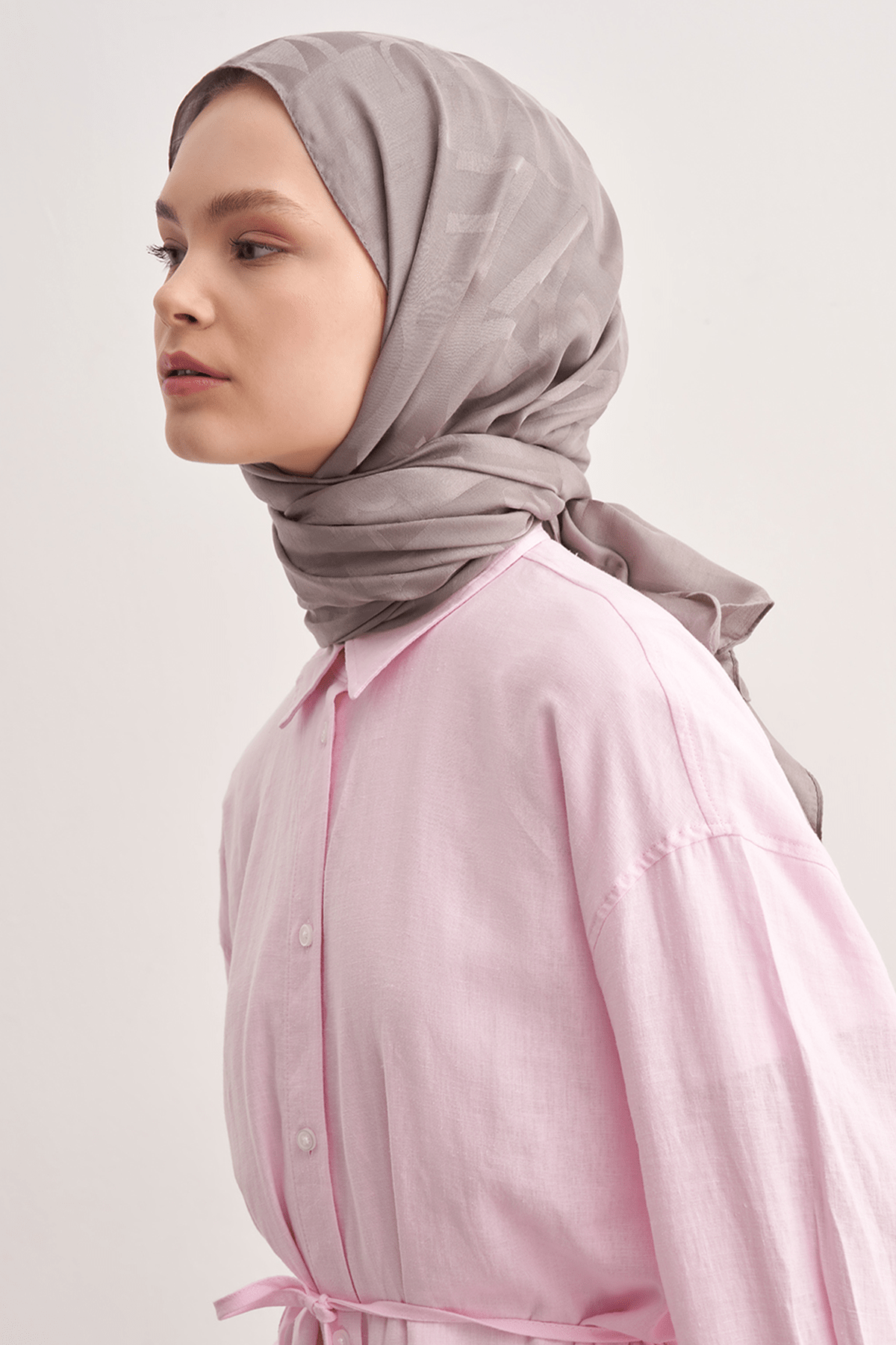 script-pattern-jacquard-italian-silk-scarf-smoky-gray-3582.png