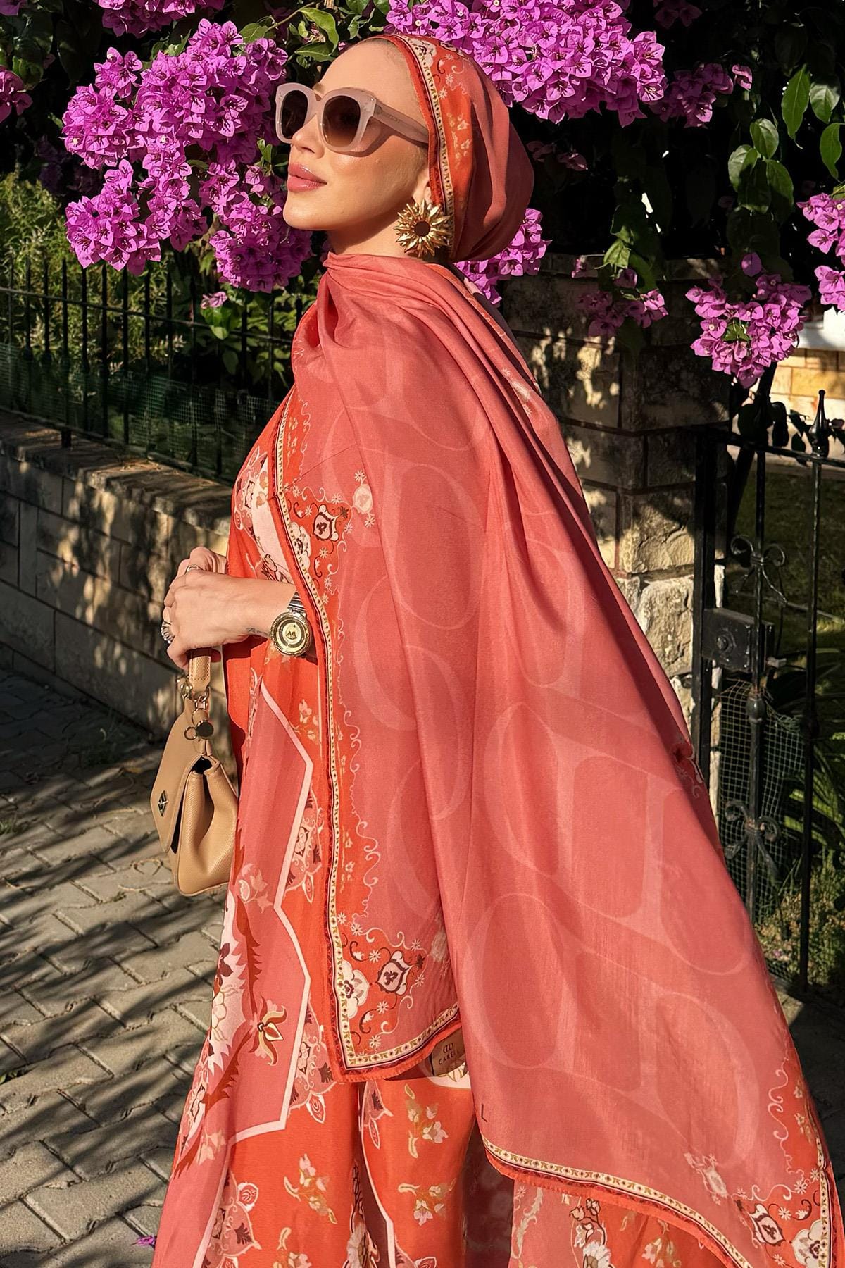 Seda Aydın's Choice: Maknesa Monogram Viscose Scarf Coral