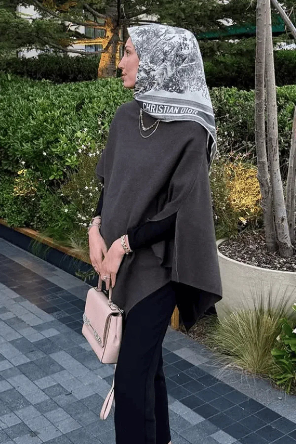 sena-urek-s-choice-asymmetric-knit-robe-anthracite-4289 - Carell Hijab