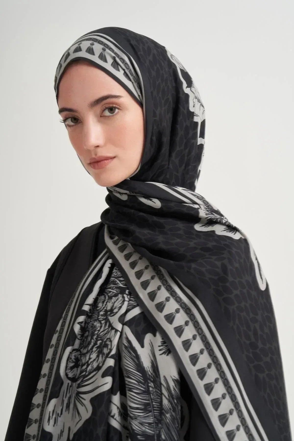 sera-incira-viscose-scarf-black-4412 - Carell Hijab
