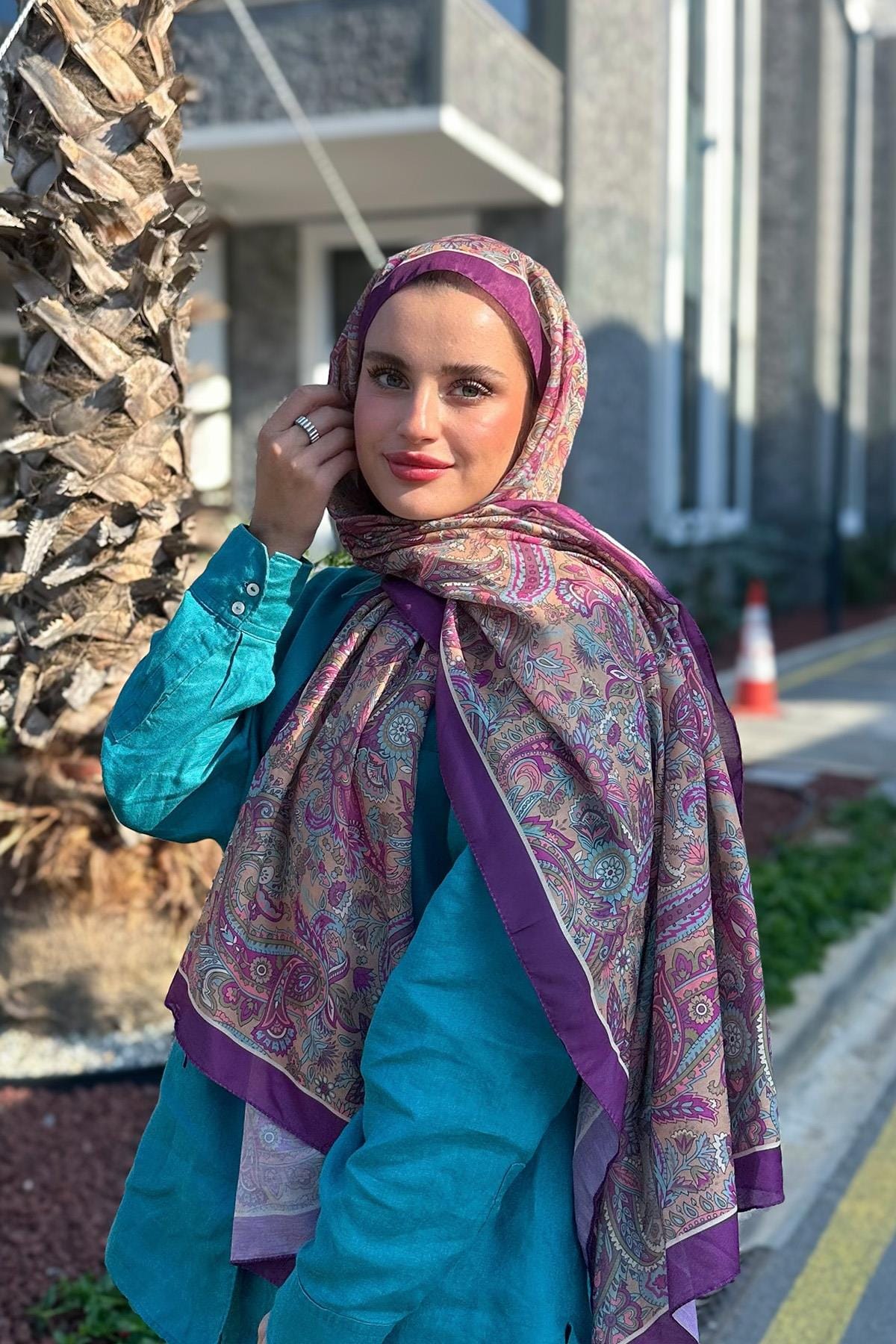 Şevval Hamamcı's Choice: Nair Nilla Cotton Scarf Damson