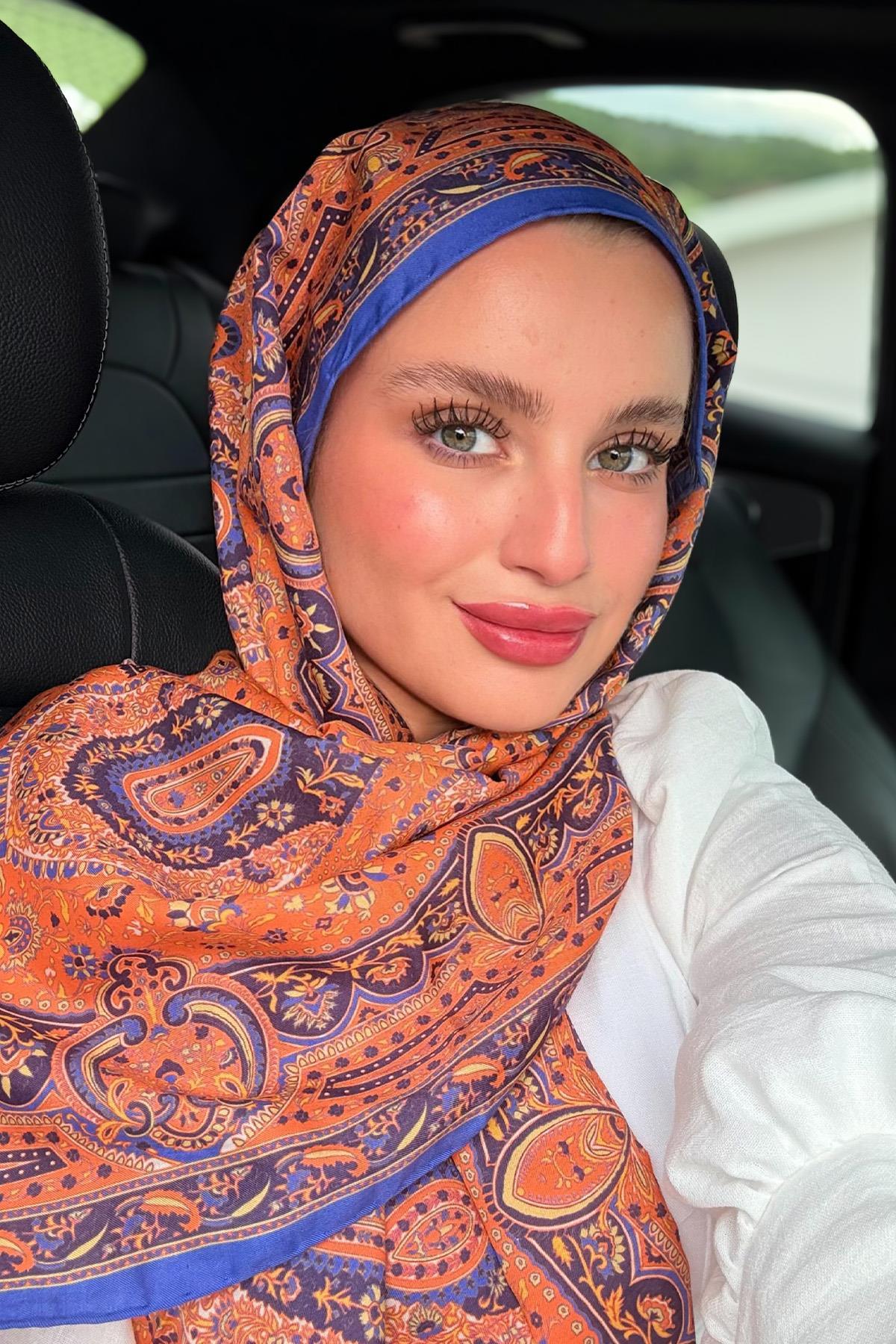 Şevval Hamamcı's Choice Sunset Blaze Comfy Silk Scarf Orange
