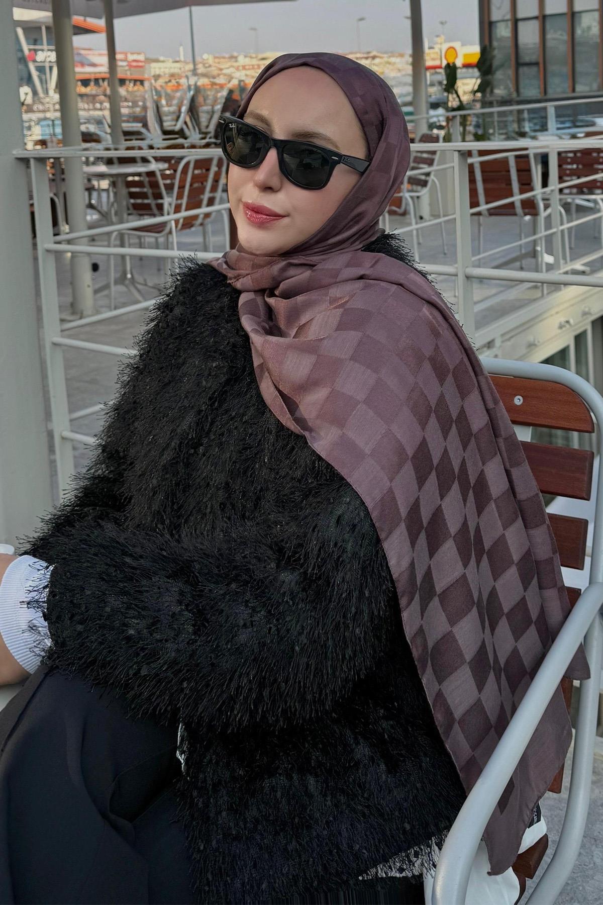 Sibel Parca's Choice: Checkered Jacquard Italian Silk Scarf Dark Rose