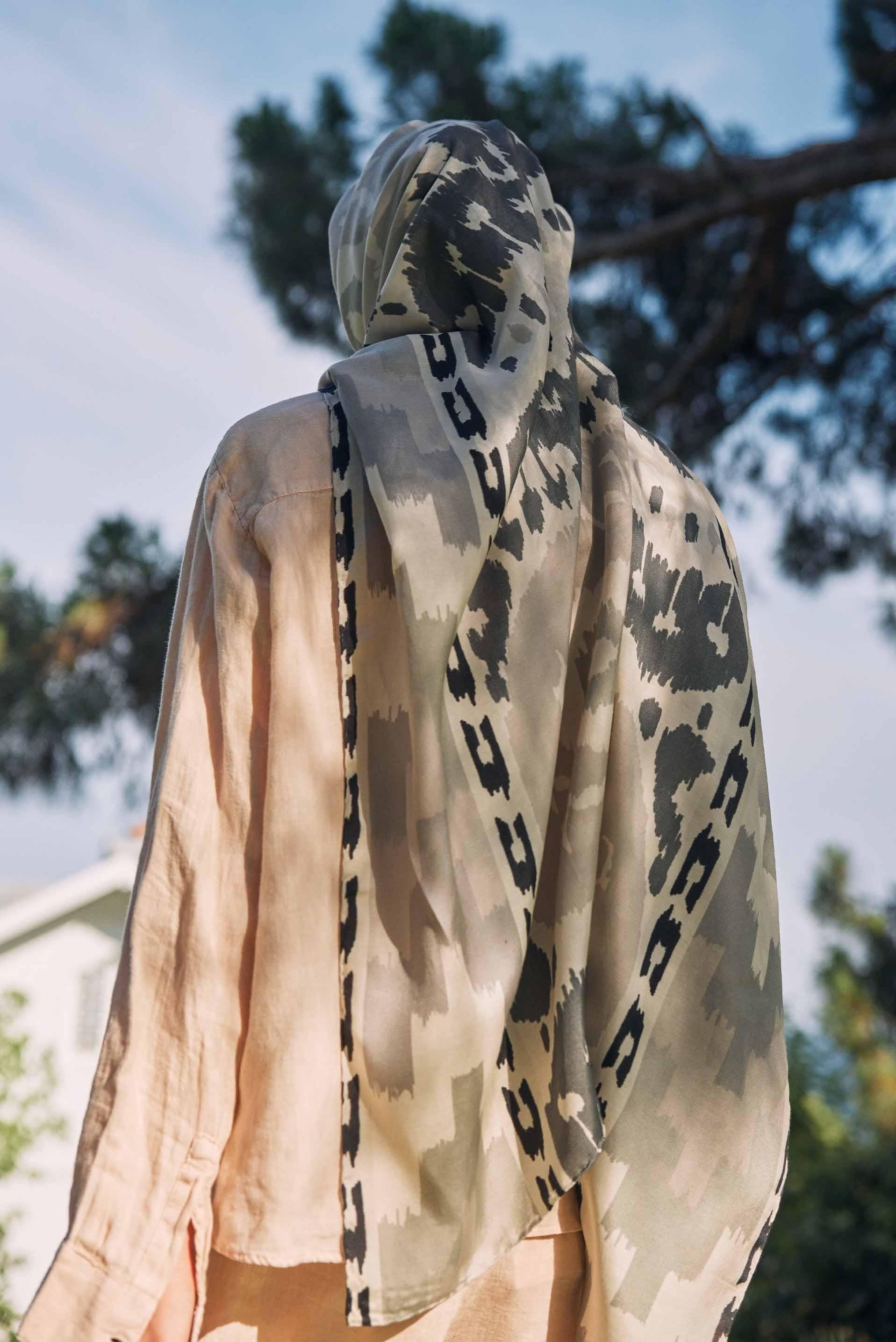 Silver Mist Comfy Silk Scarf