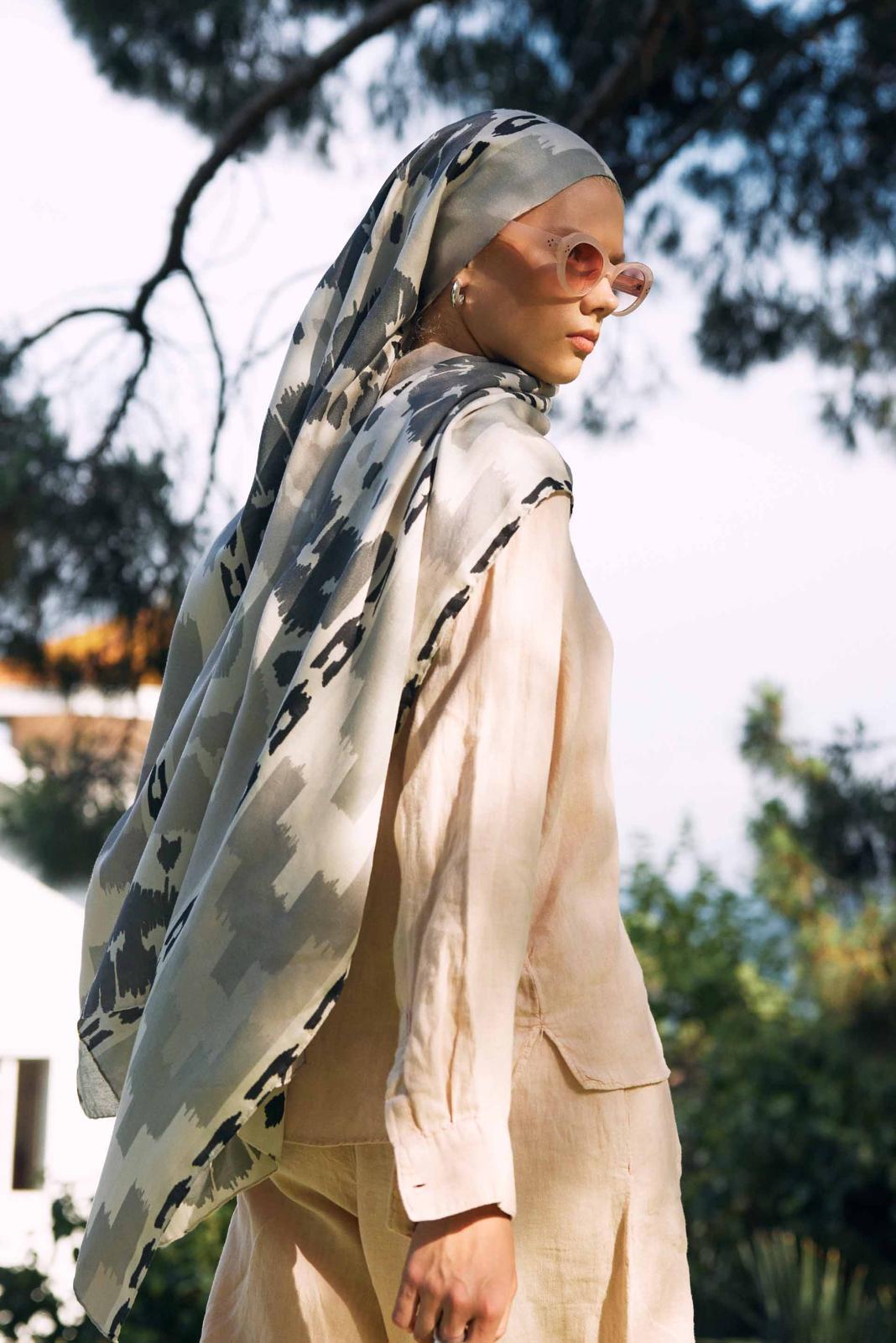 silver-mist-comfy-silk-scarf-189.jpg