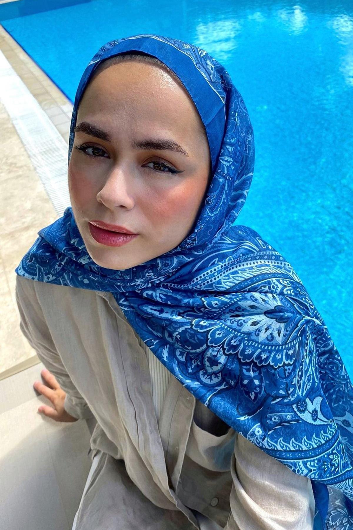 sinem-dereli-s-choice-diamond-nilla-cotton-scarf-blue-3183.jpg