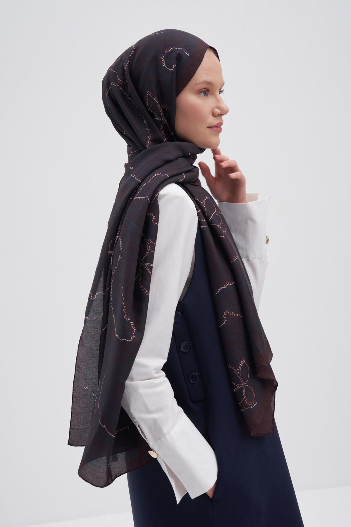 Sky Dark Early Silk Scarf Reddish