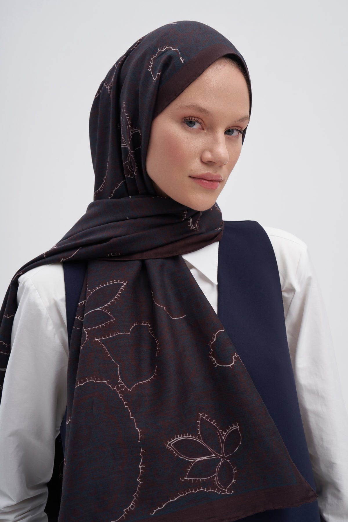 Sky Dark Early Silk Scarf Reddish