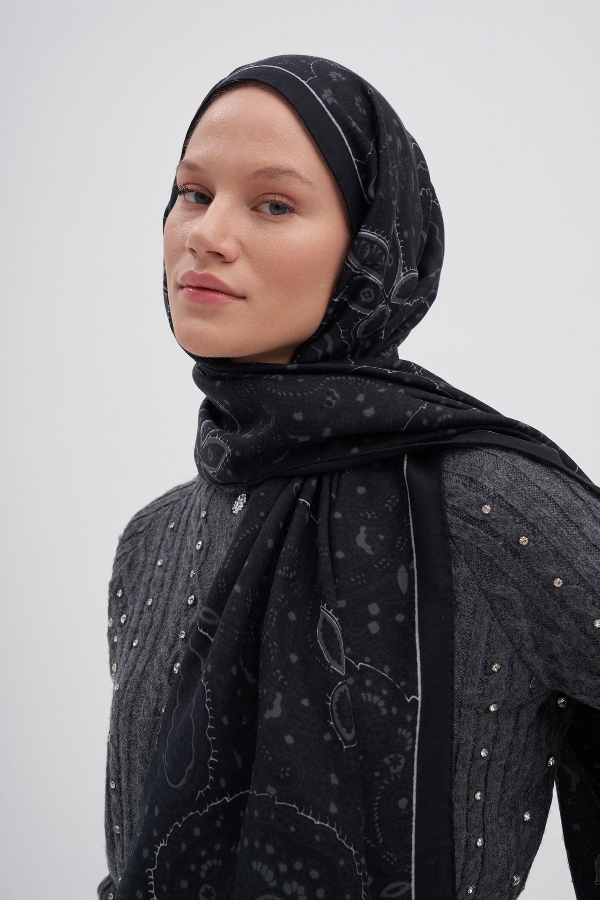 Sky Early Silk Scarf Black