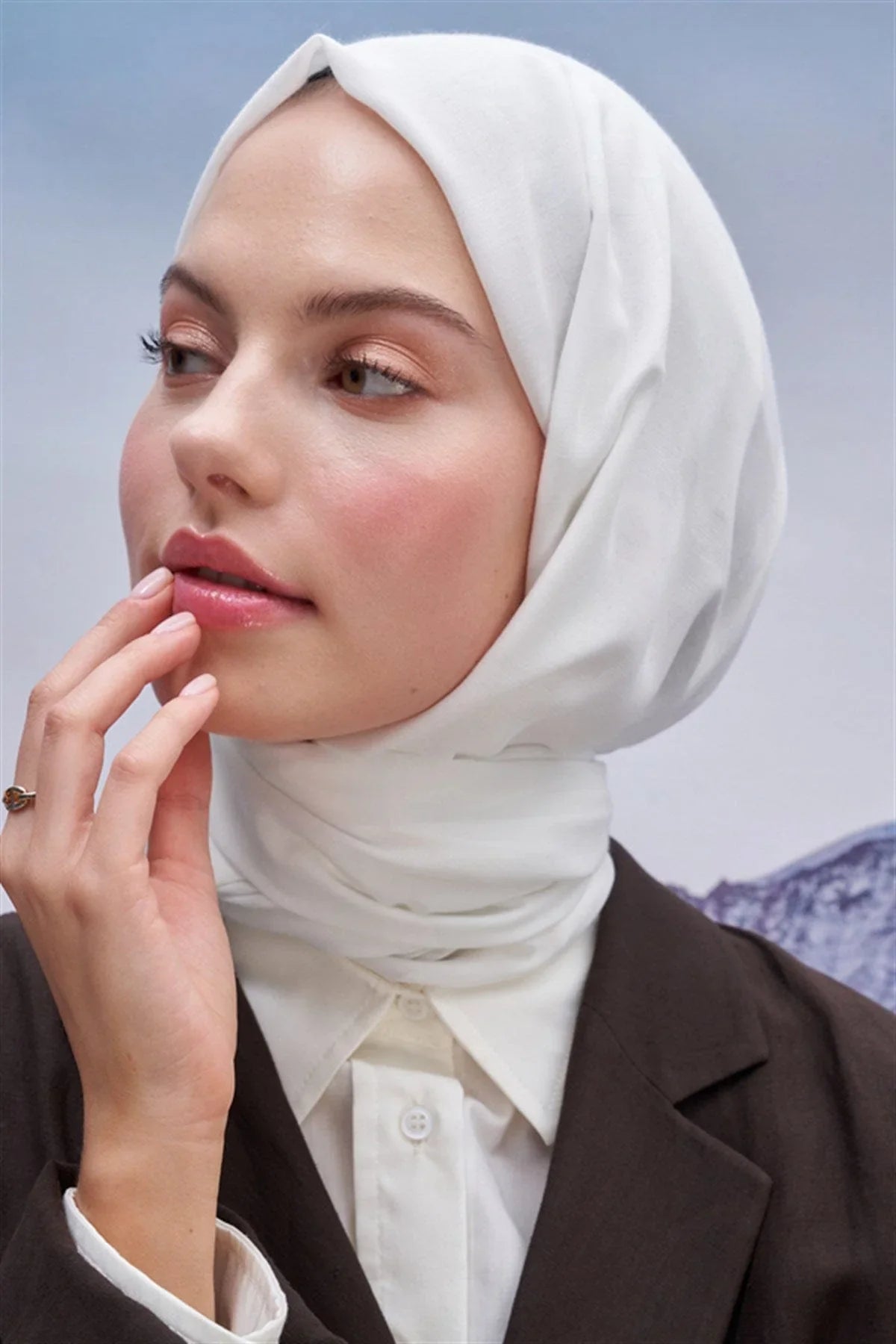 square-patterned-modal-jacquard-scarf-ecru-2951_dd434cf1-cde0-45be-b412-ef9428e1b9c3.jpg