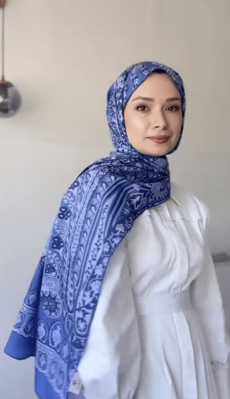 suheda-s-choice-night-comfy-silk-scarf-indigo-76.png