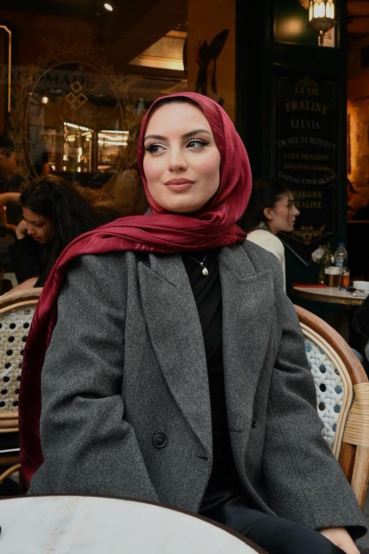 sumeyye-s-choice-symmetric-jacquard-italian-silk-scarf-burgundy-377.jpg
