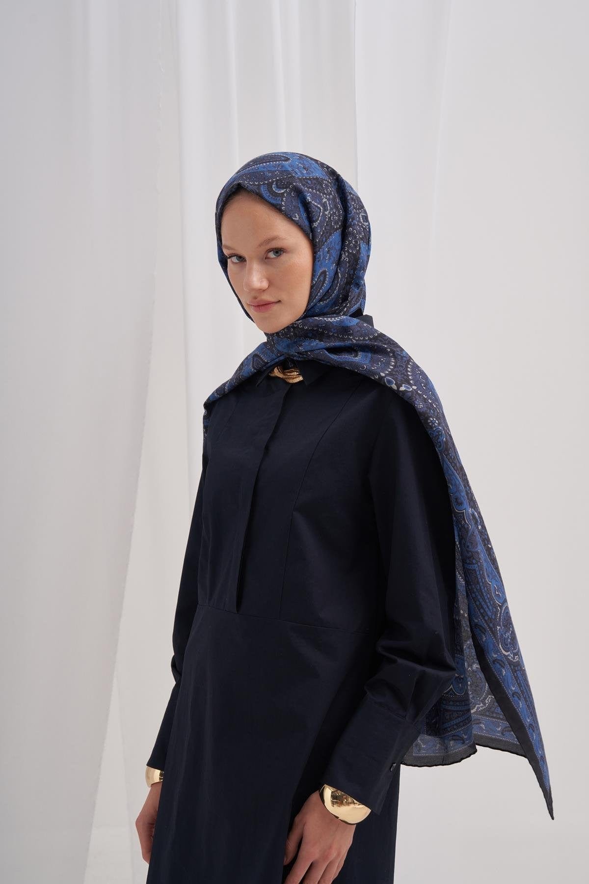 sunset-indigo-comfy-silk-scarf-224.jpg