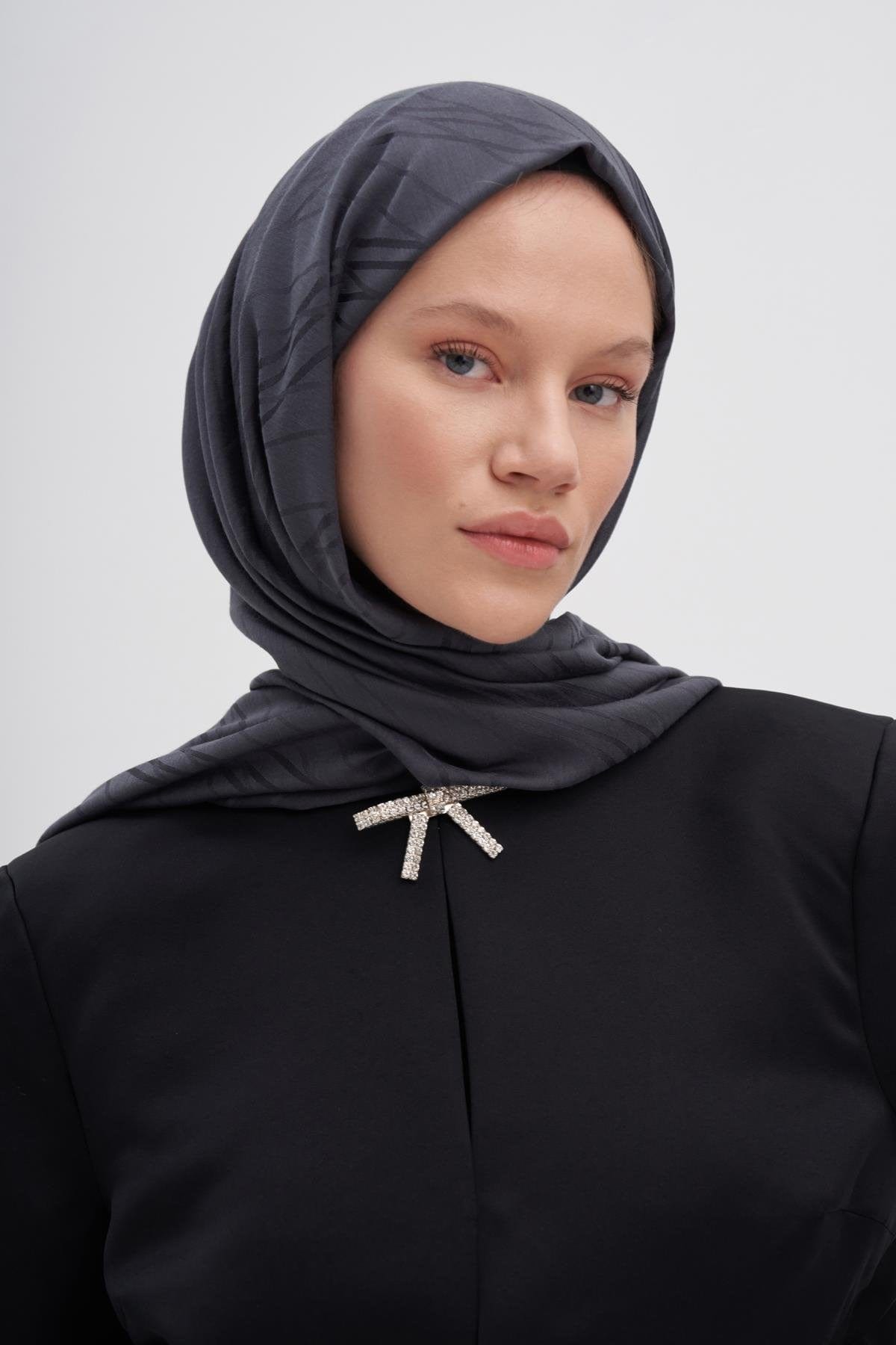 symmetric-jacquard-italian-silk-scarf-anthracite-324.jpg