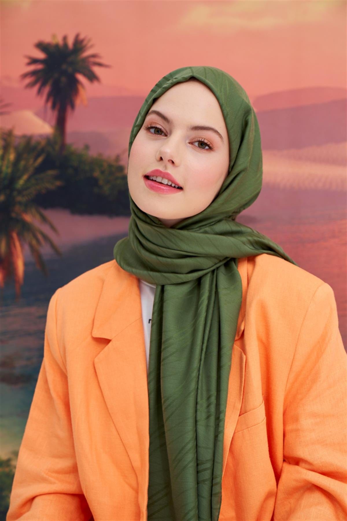 symmetric-jacquard-italian-silk-scarf-evergreen-338.jpg
