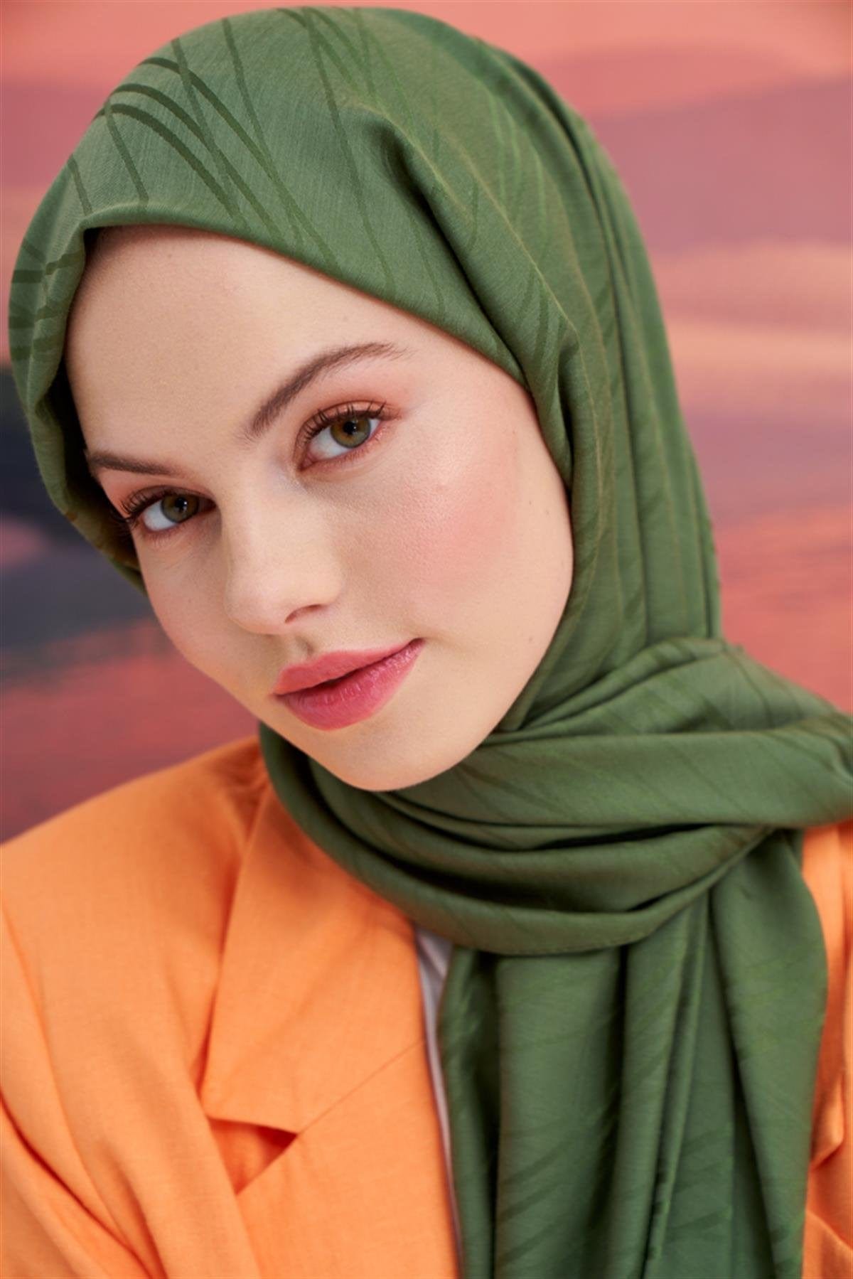 Symmetric Jacquard Italian Silk Scarf Evergreen