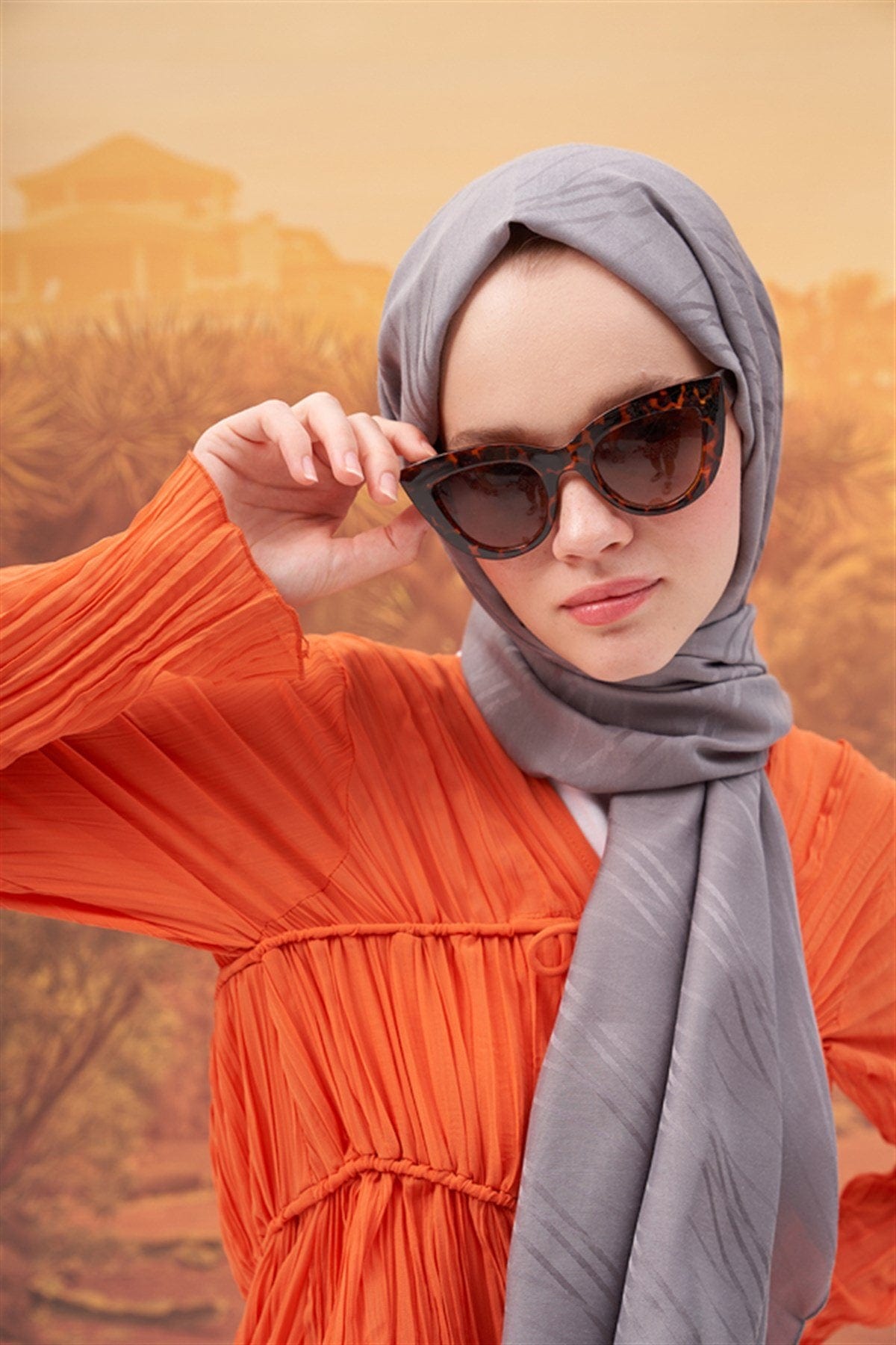 Symmetric Jacquard Italian Silk Scarf Gray