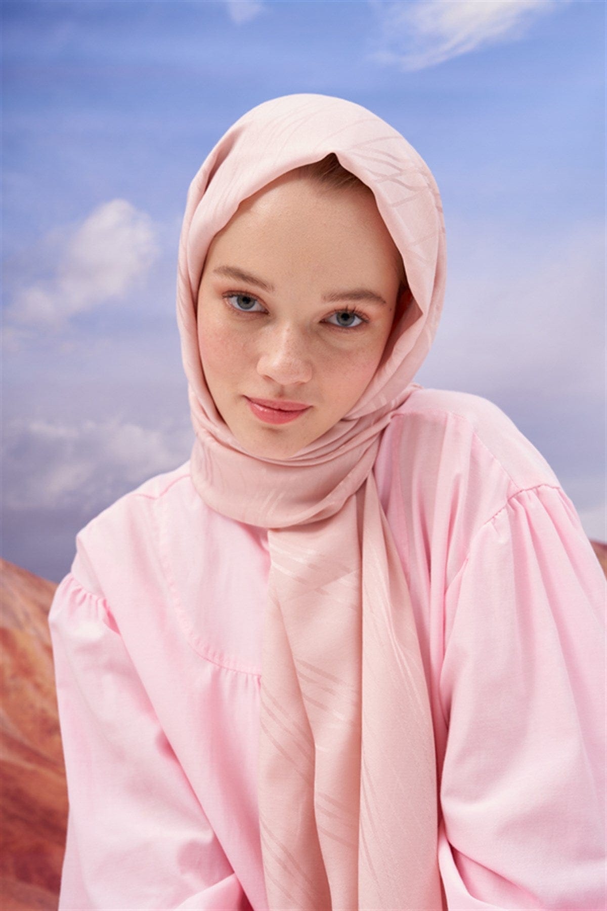 Symmetric Jacquard Italian Silk Scarf Powder Pink