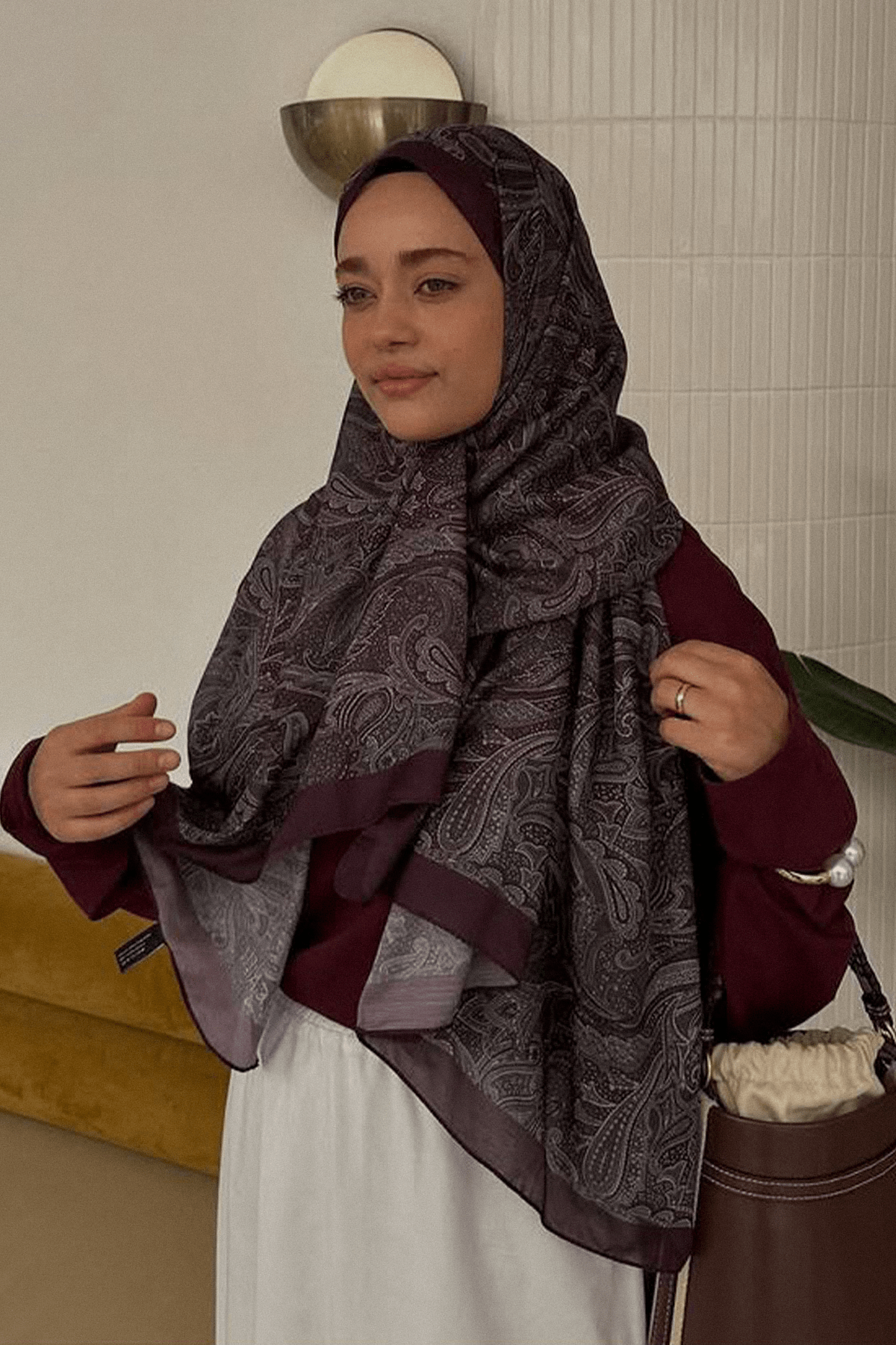 tugba-tosun-s-choice-shades-nilla-cotton-scarf-reddish-1736_434f6e17-a8fb-431c-b971-8aaa274c61cd.png