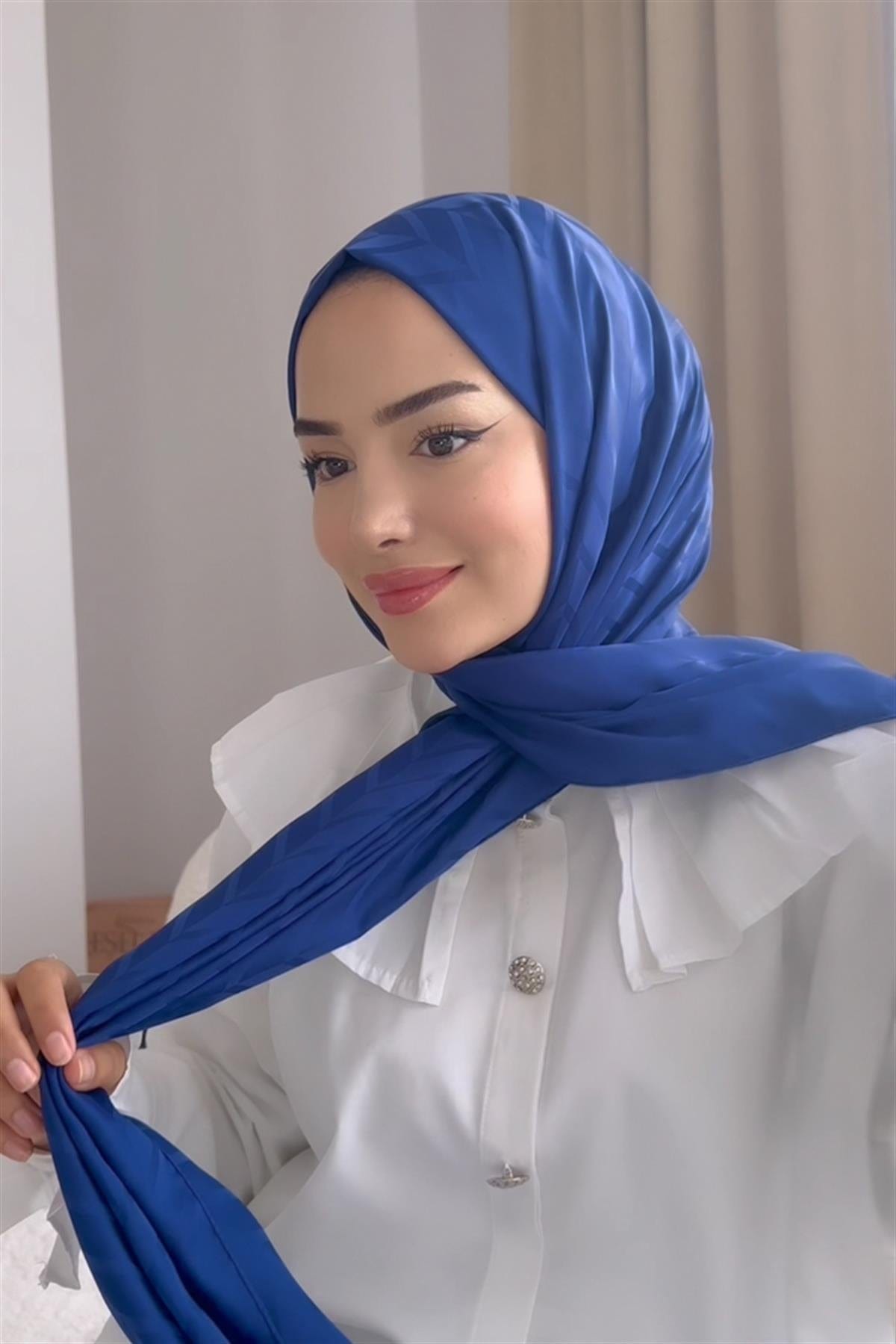 tugce-gece-s-choice-diamond-pattern-cotton-silk-scarf-with-indigo-2452.jpg