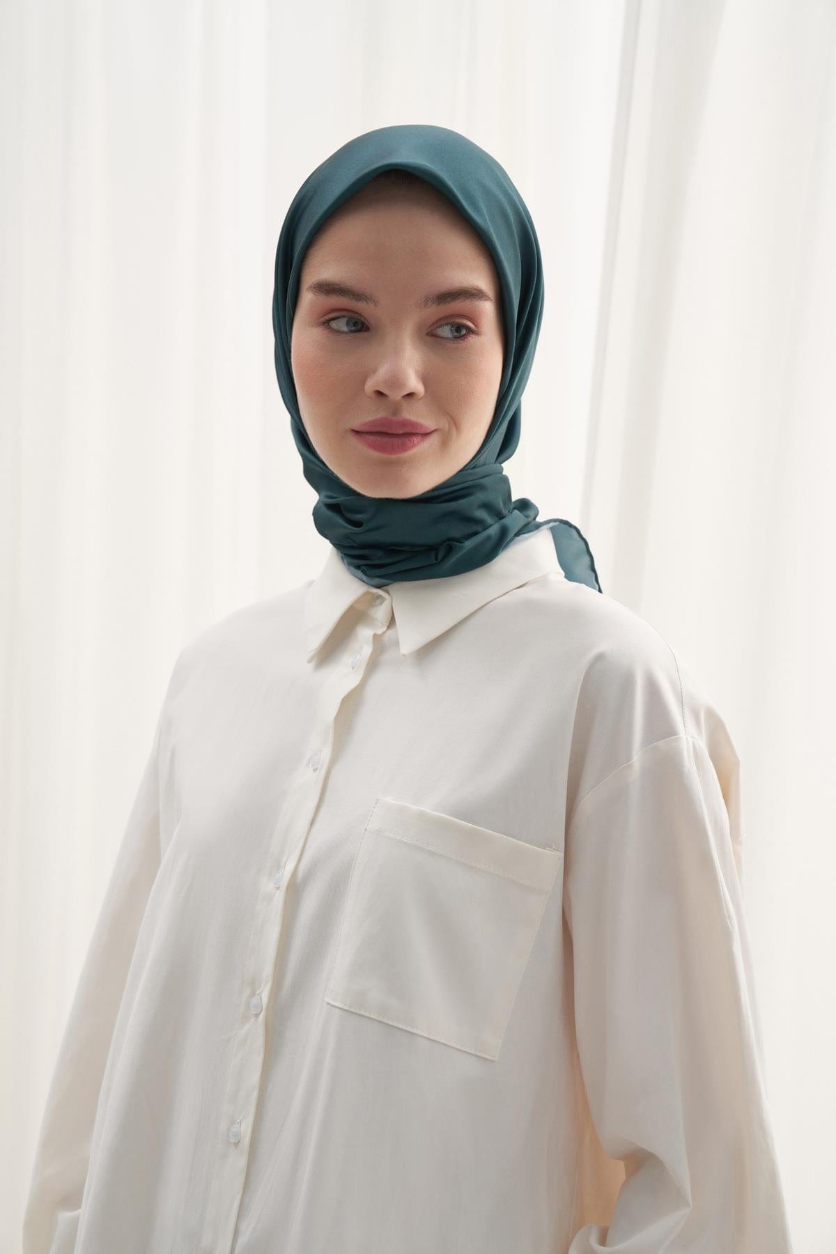 Twill Square Scarf Emeral Green