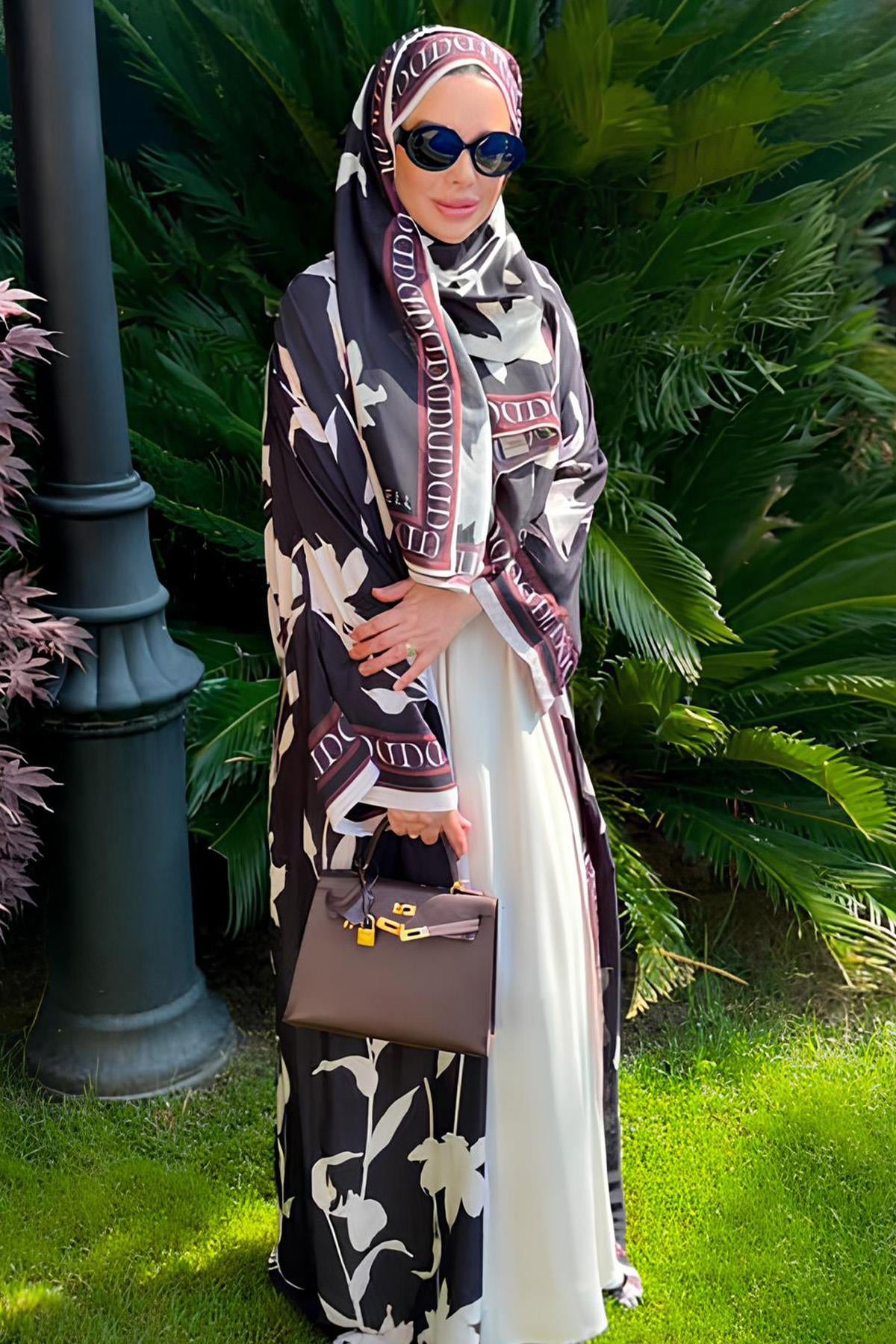ÜmmüGülsüm Elkhatroushi’s Choice: Azelina Viscose Abaya Black