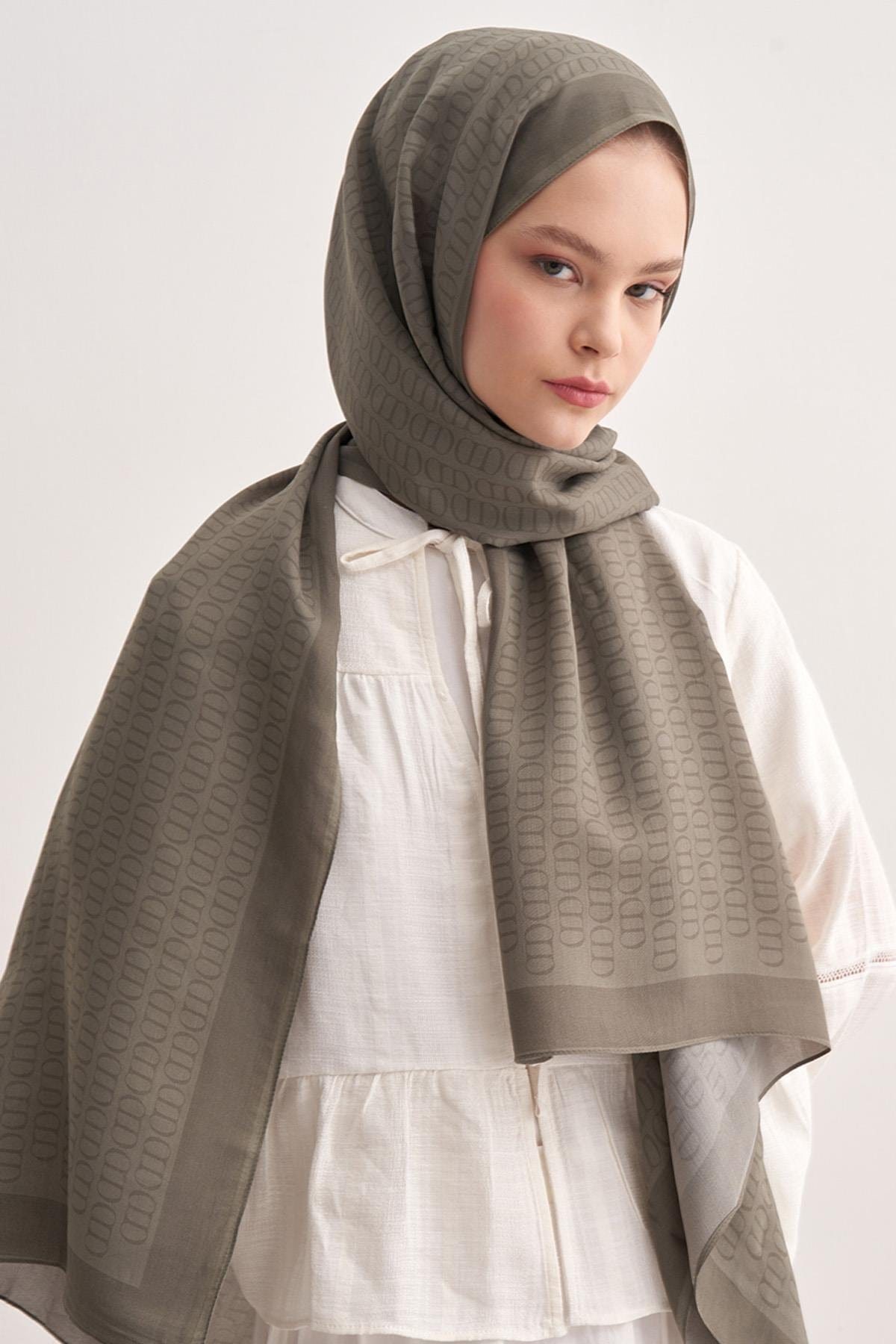vector-monogram-viscose-scarf-army-green-1490_34fab4c9-7d58-4d48-850f-968a504965d7.jpg