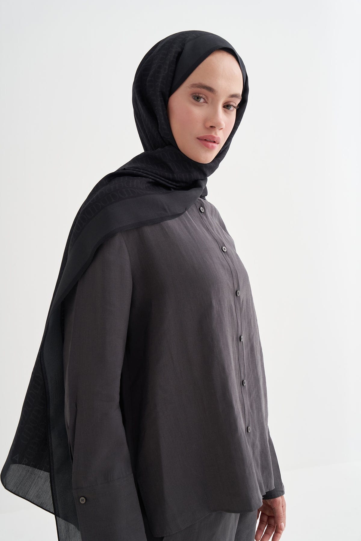 Vector Monogram Viscose Scarf Black