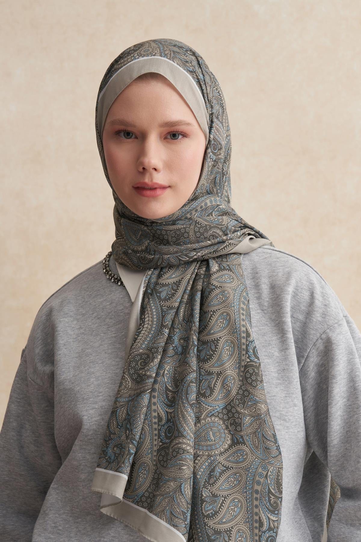 vega-nilla-cotton-scarf-green-1174_331d3263-a449-4558-ab62-3b24ee96c273.jpg