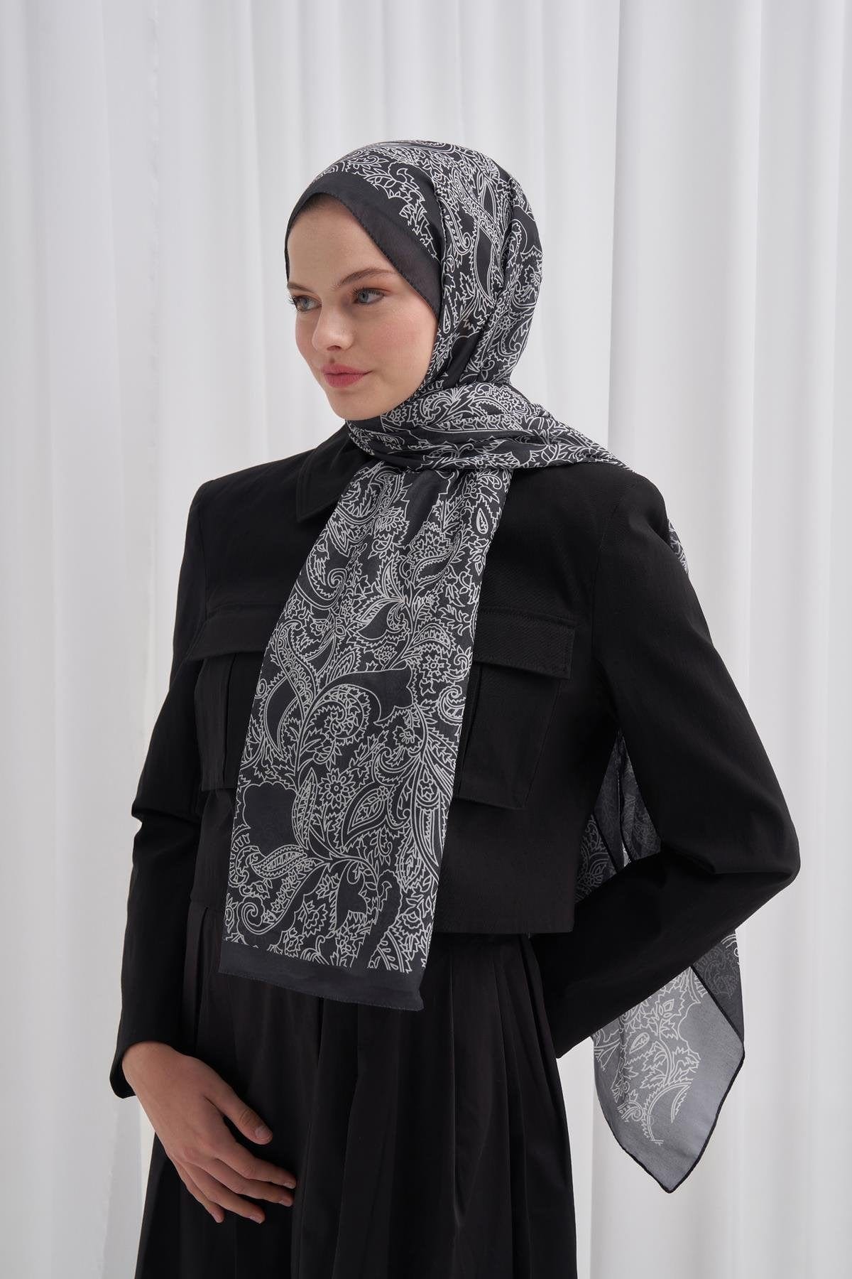 vei-nilla-cotton-scarf-black-1151.jpg