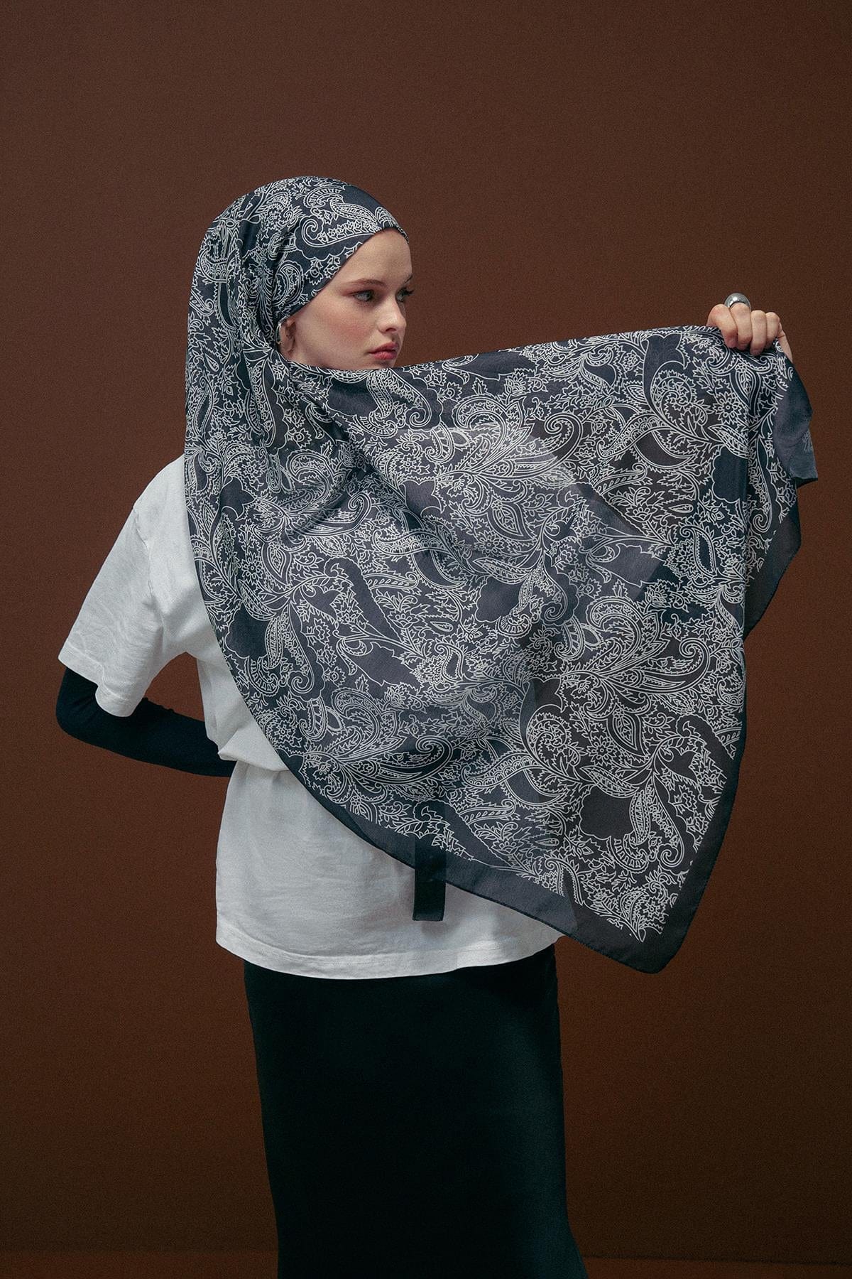 vei-nilla-cotton-scarf-black-1155.jpg