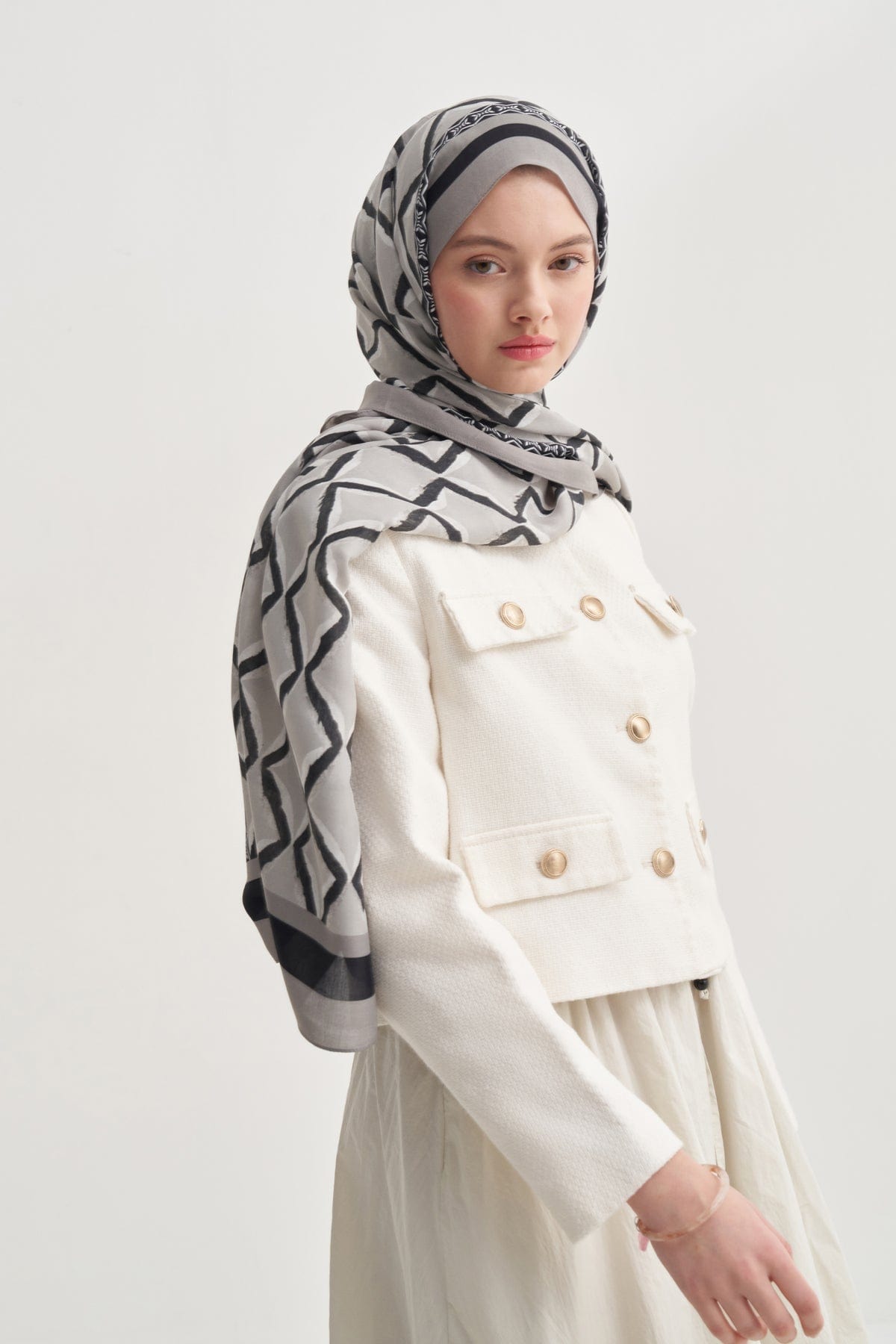 vela-viscose-scarf-gray-3619.jpg