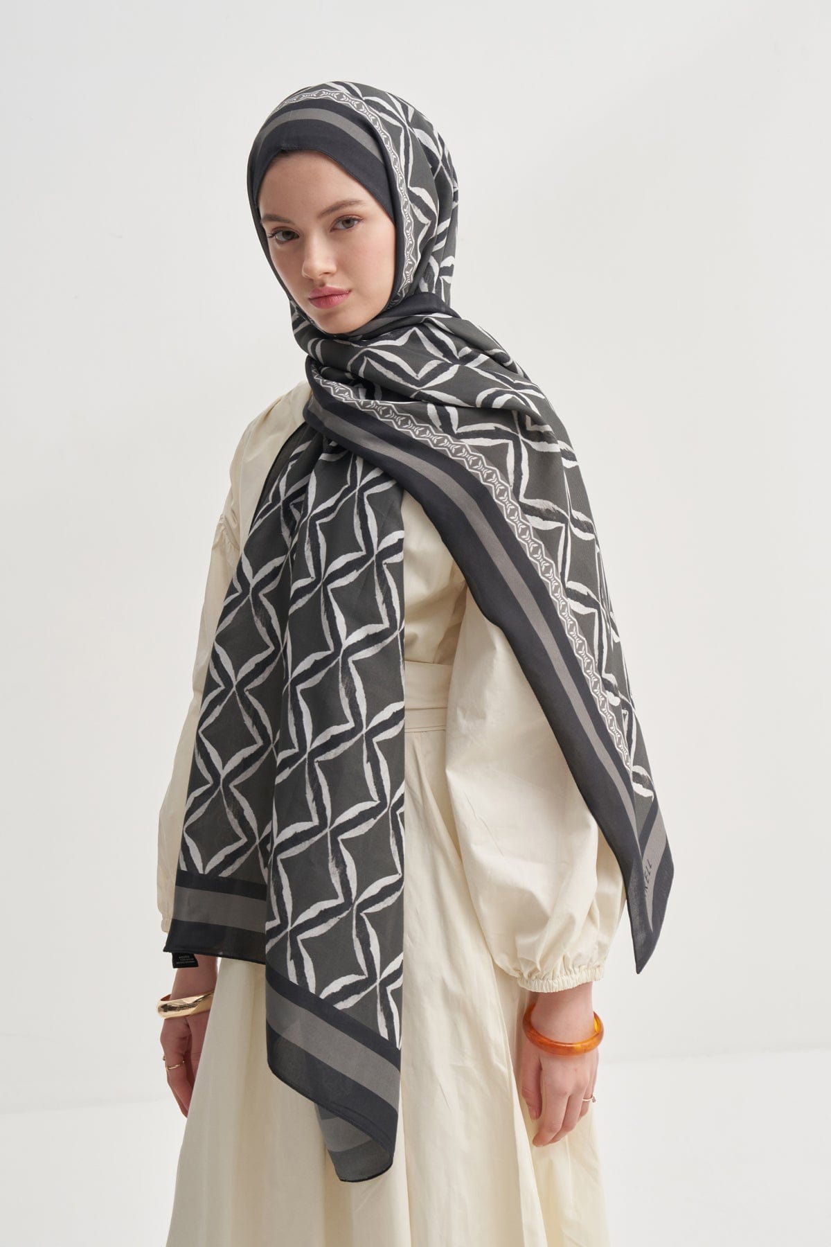 Velora Vela Viscose Scarf Anthracite