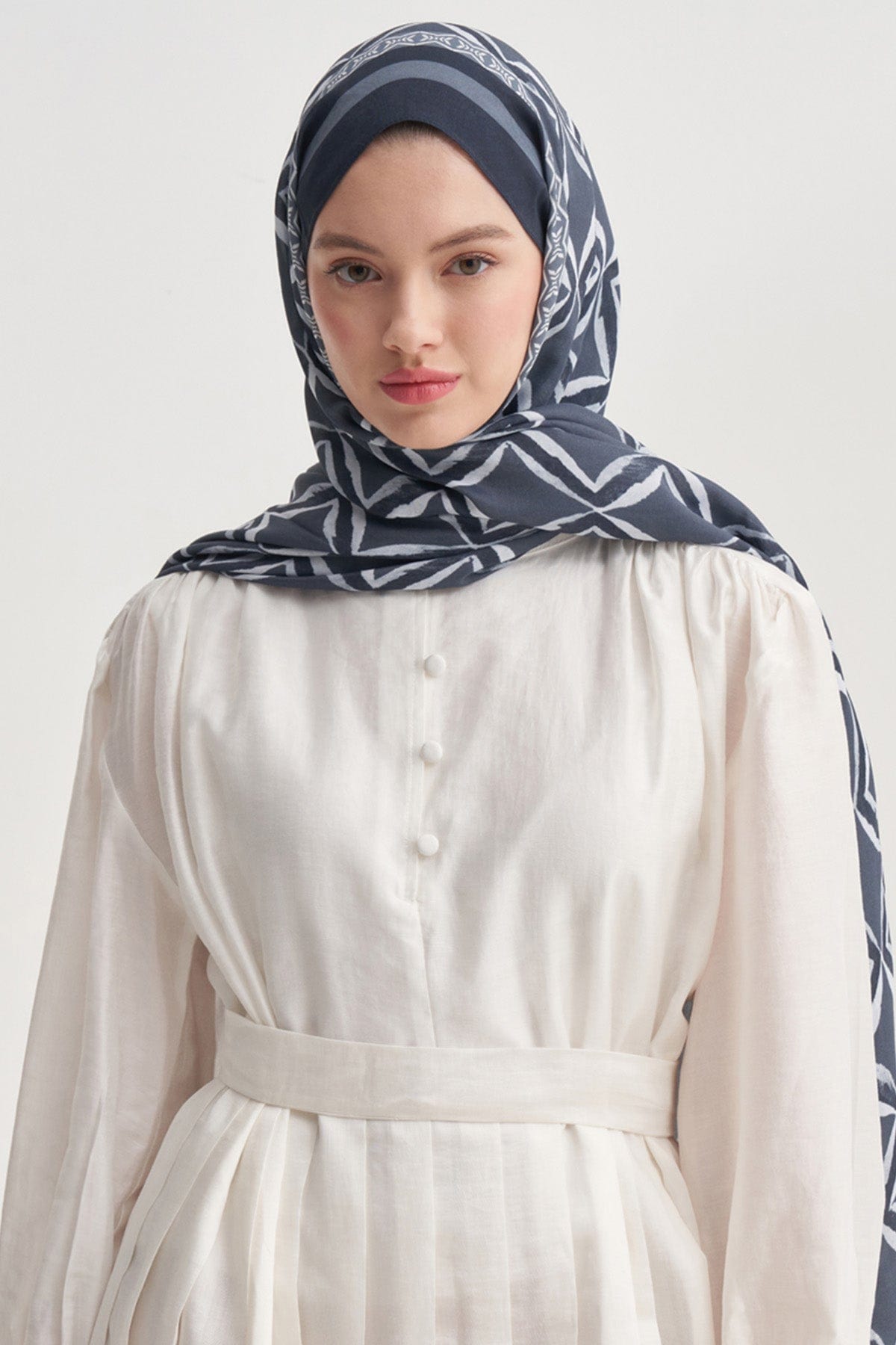 velora-vela-viscose-scarf-deep-blue-3611.jpg