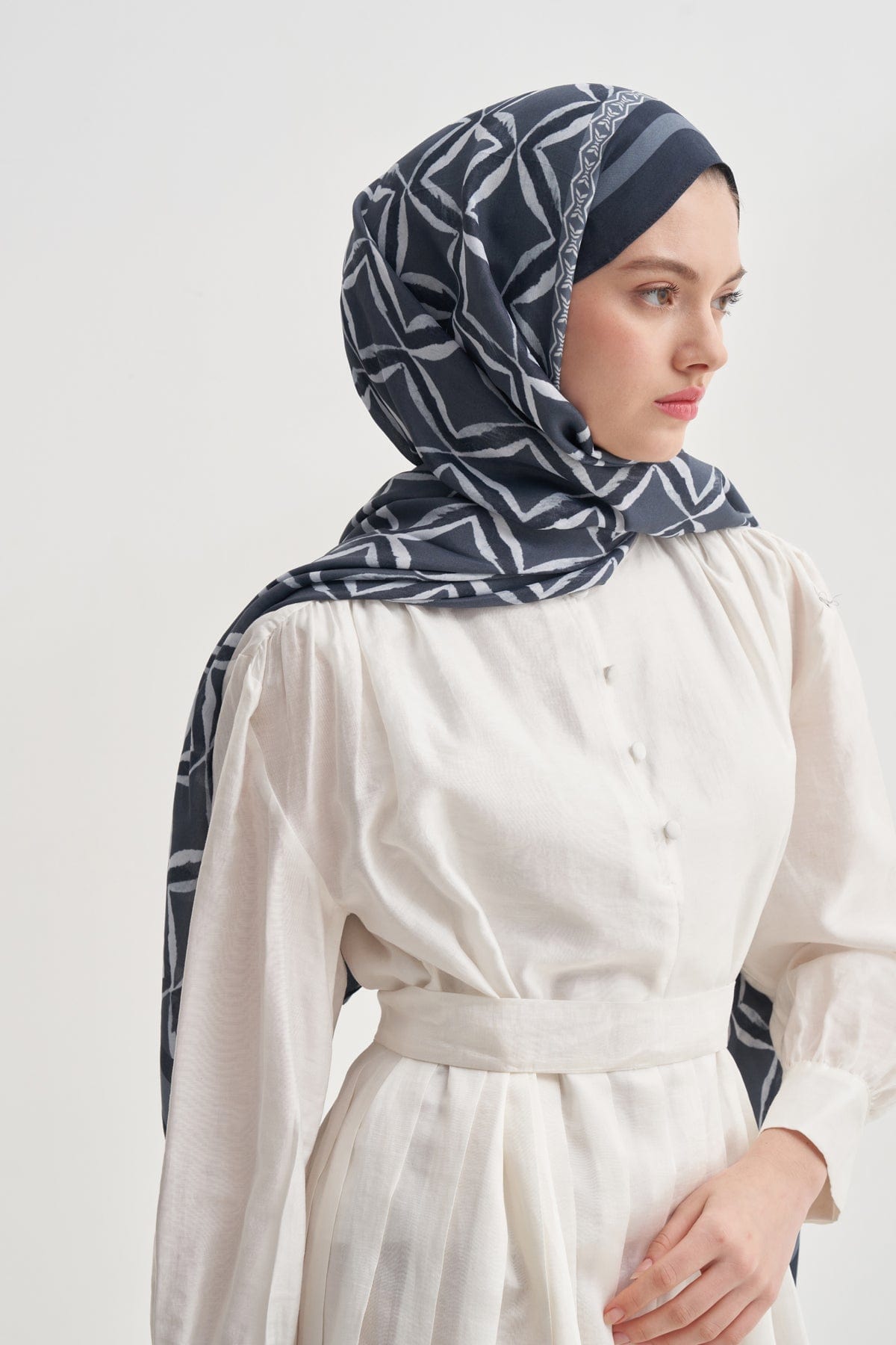 Velora Vela Viscose Scarf Deep Blue