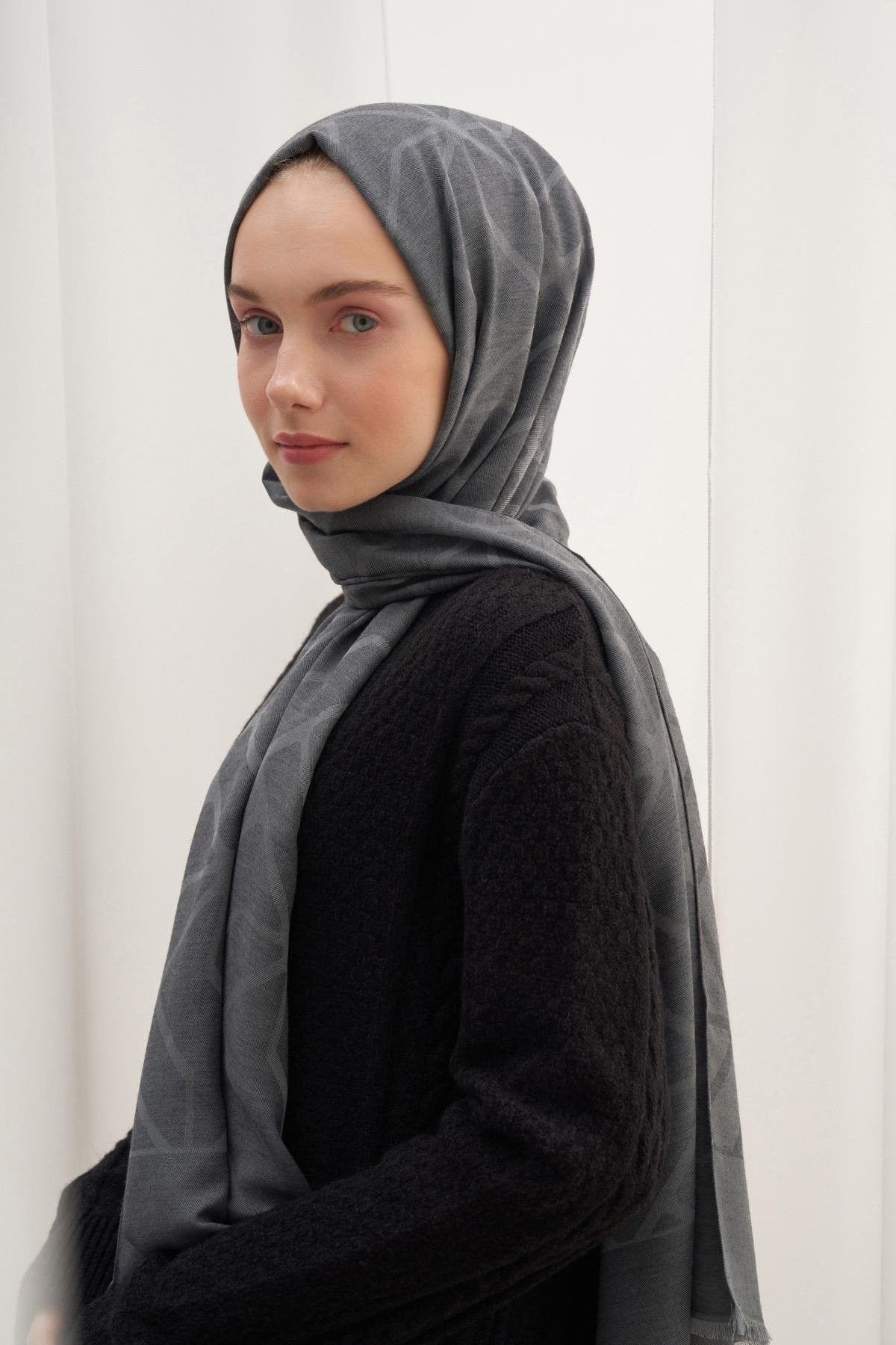 Vence-Double Sided Geometric Pattern Scarf Anthracite