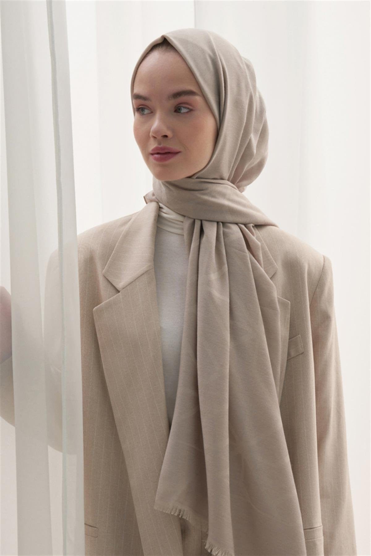 vence-double-sided-geometric-pattern-scarf-beige-1146.jpg