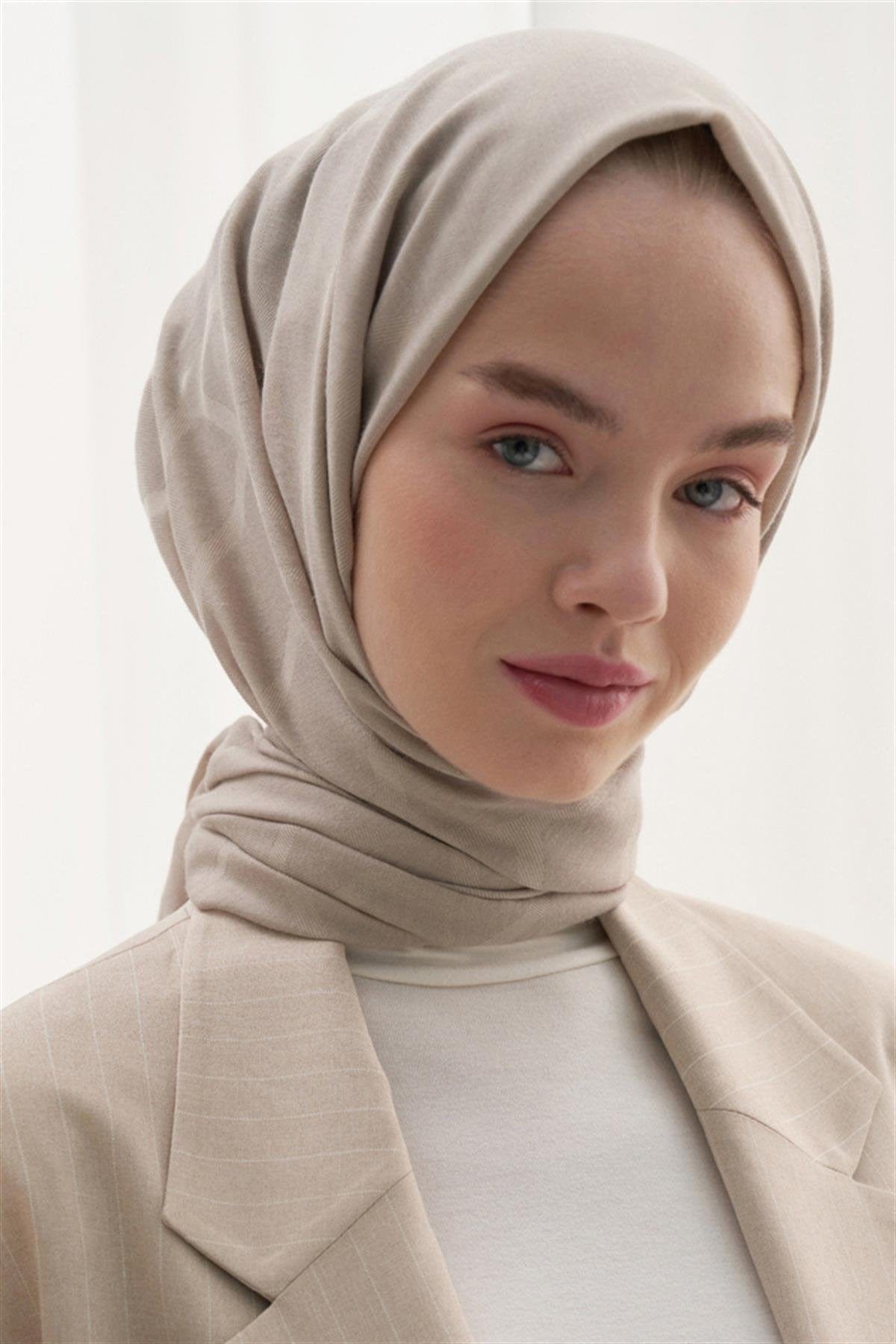 Vence-Double Sided Geometric Pattern Scarf Beige