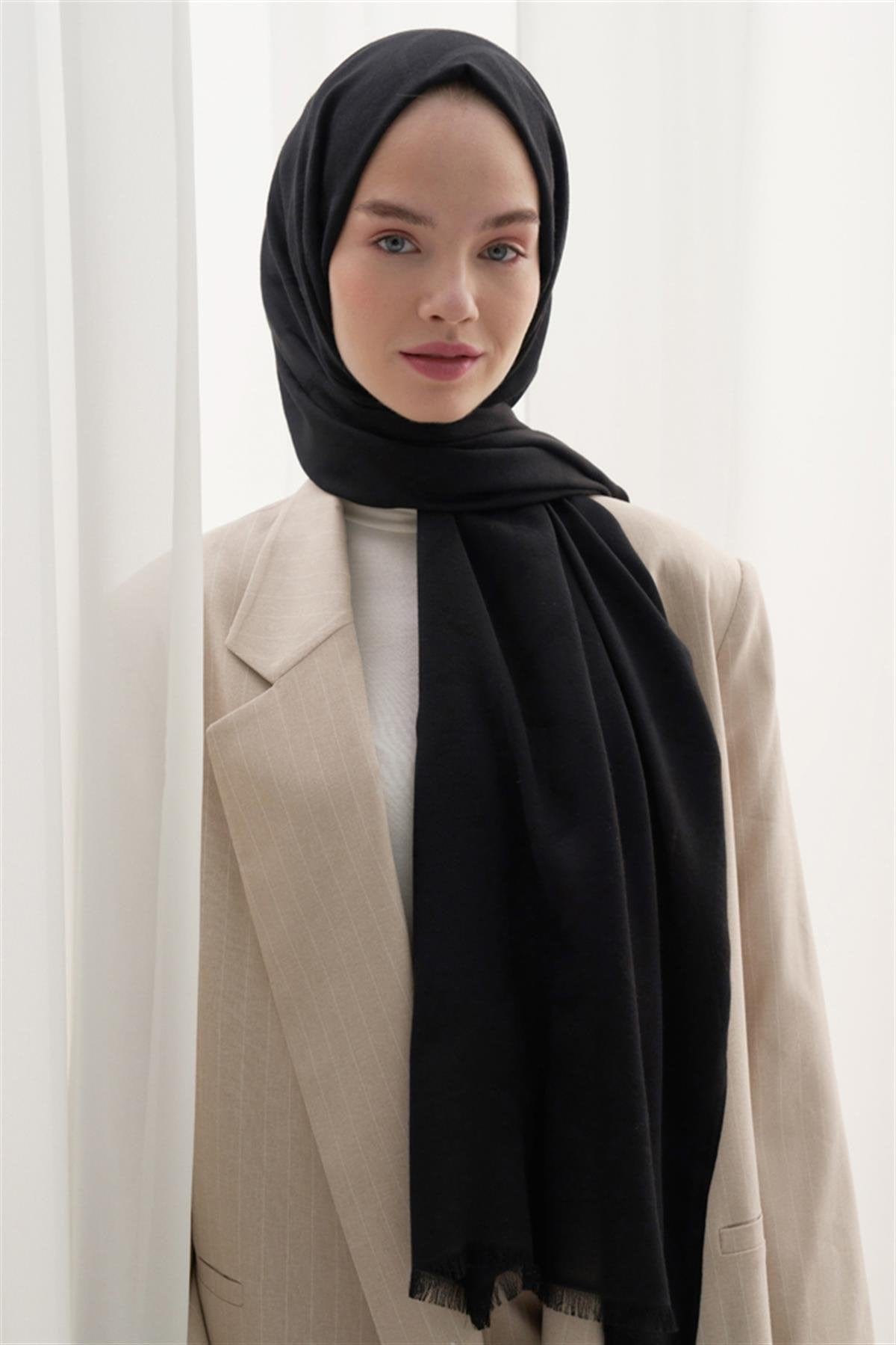 vence-double-sided-geometric-pattern-scarf-black-1111.jpg