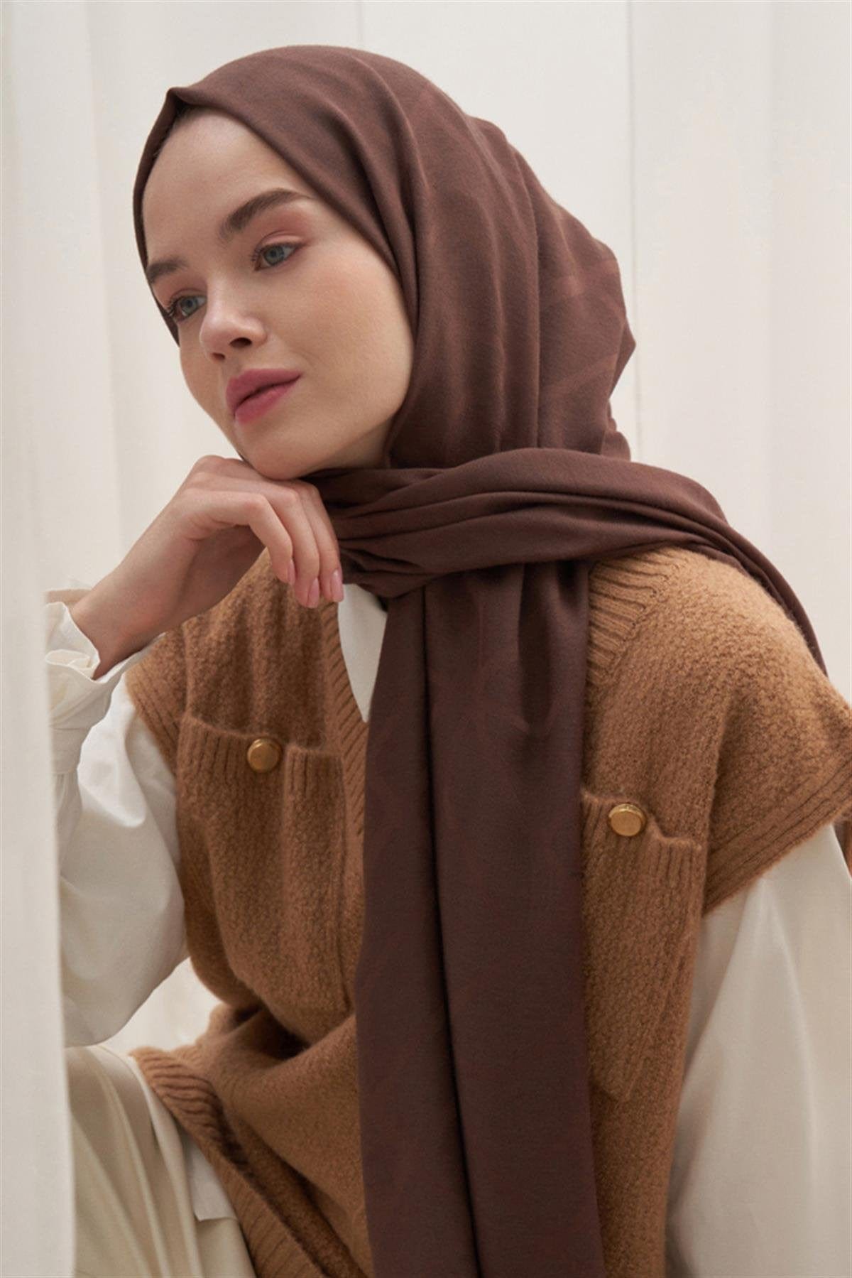 vence-double-sided-geometric-pattern-scarf-chocolate-coffee-867.jpg