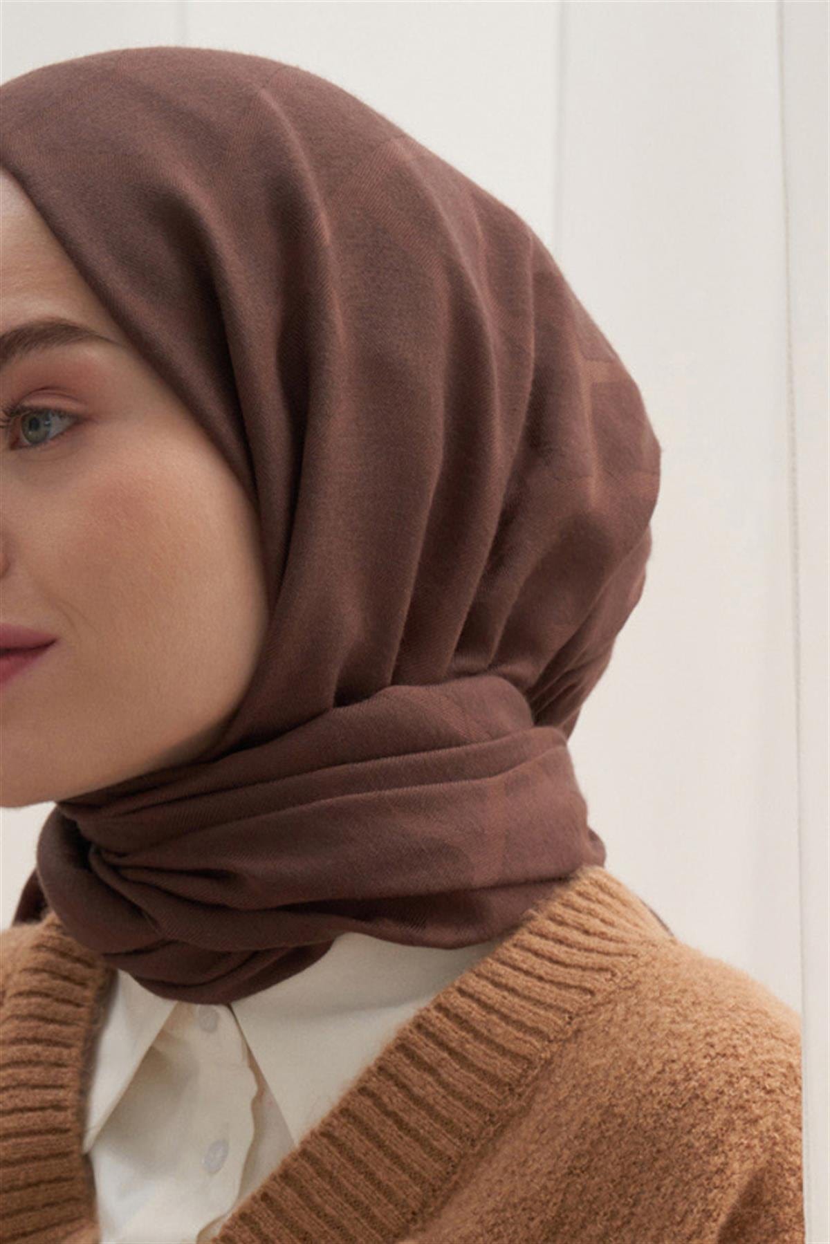 Vence-Double Sided Geometric Pattern Scarf Chocolate Coffee