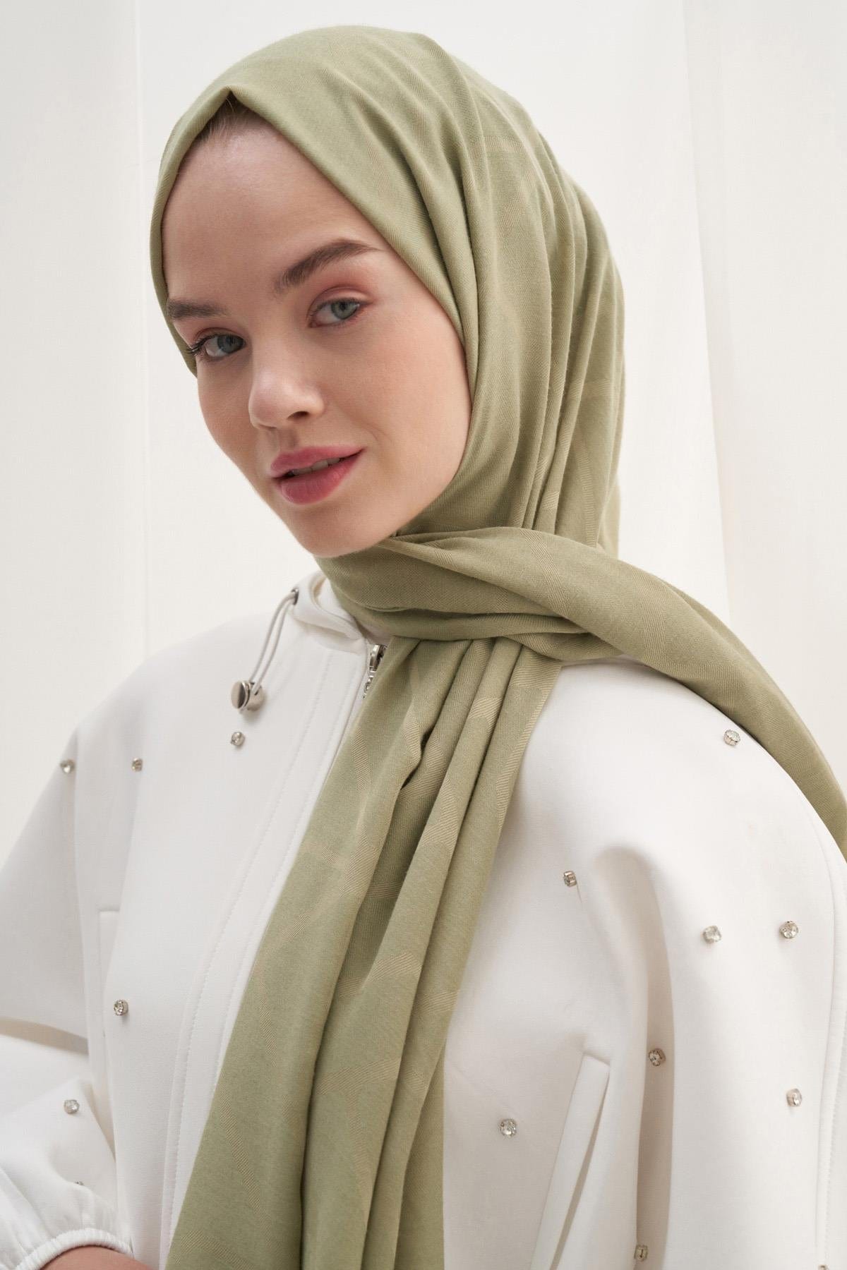 Vence-Double Sided Geometric Pattern Scarf Grass Green