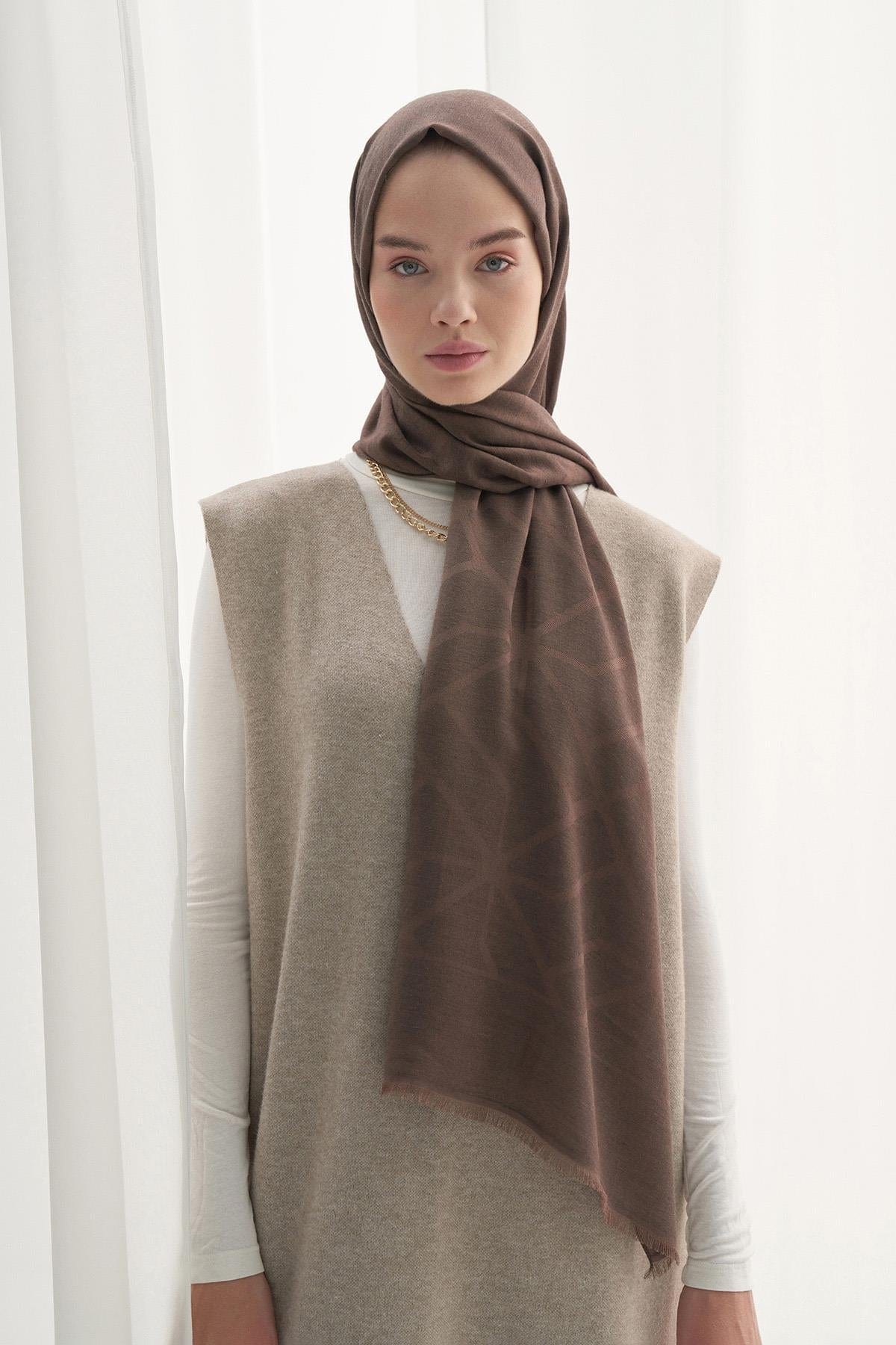 Vence-Double Sided Geometric Pattern Scarf Soft Brown