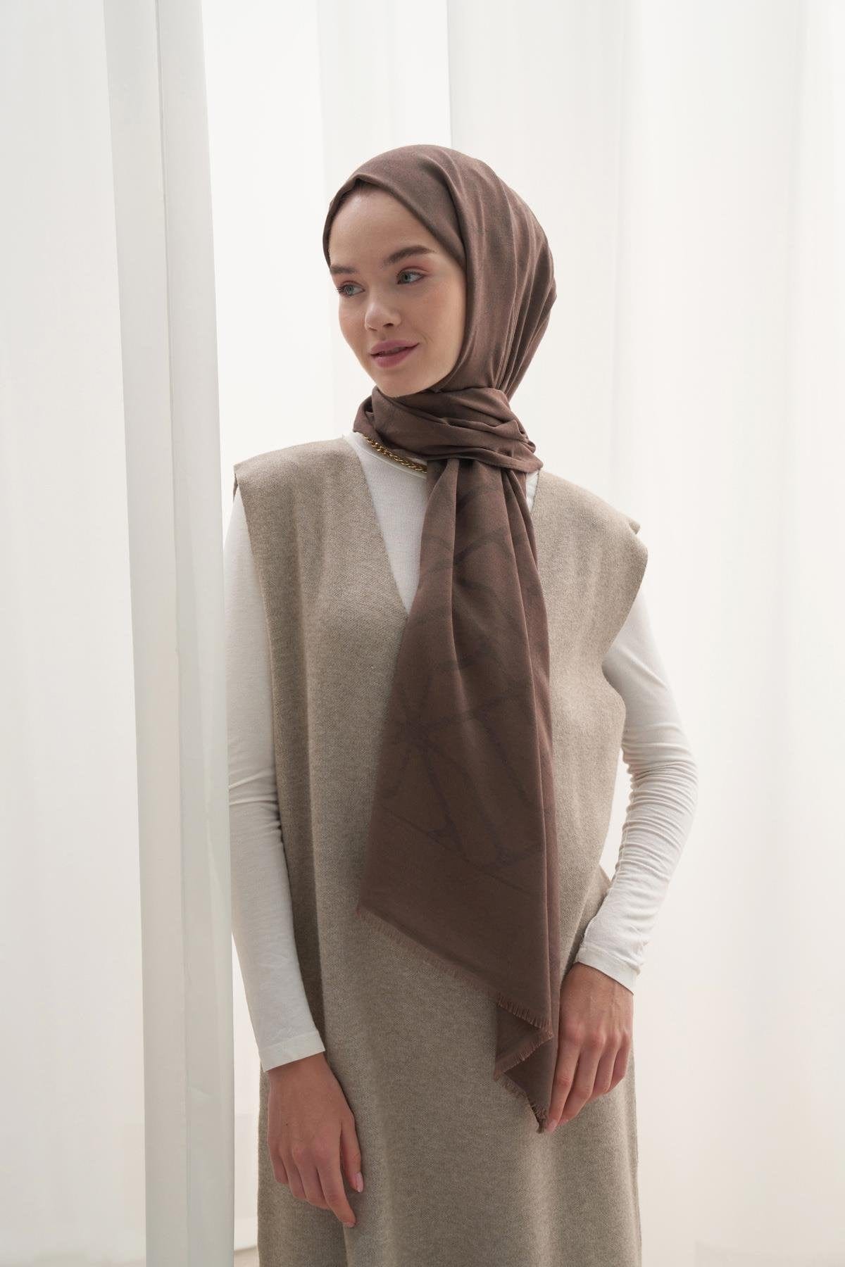 Vence-Double Sided Geometric Pattern Scarf Soft Brown