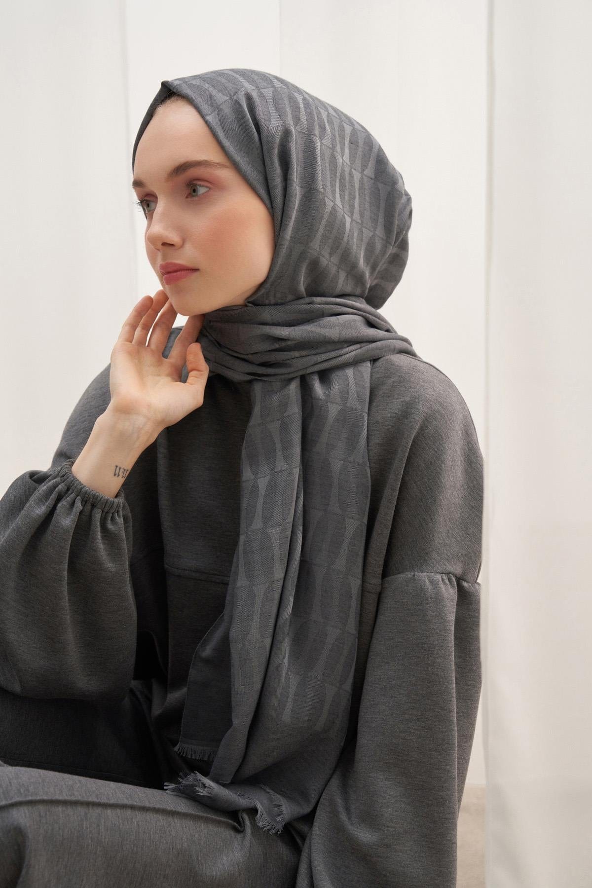 Vence-Double Sided Mio Pattern Scarf Anthracite