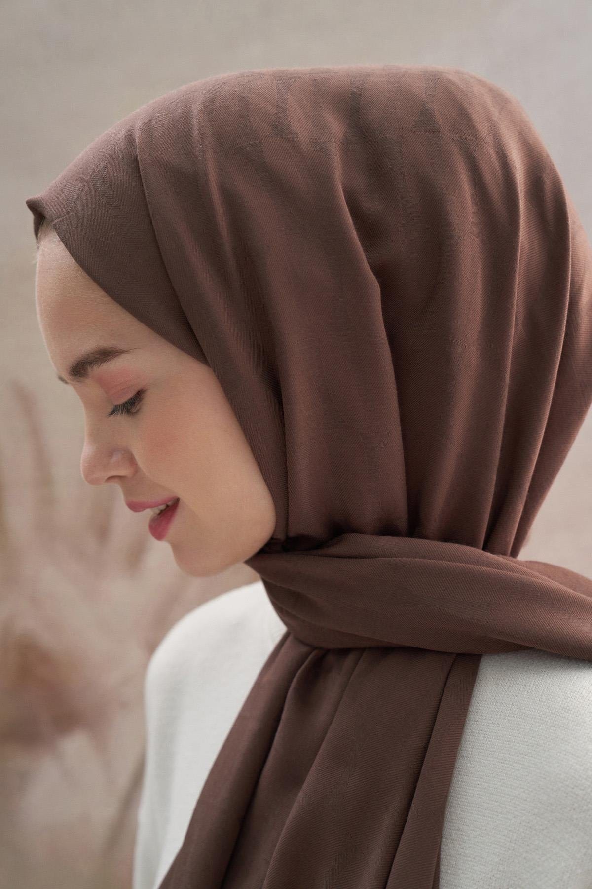 Vence-Double Sided Mio Pattern Scarf Chocolate Coffee